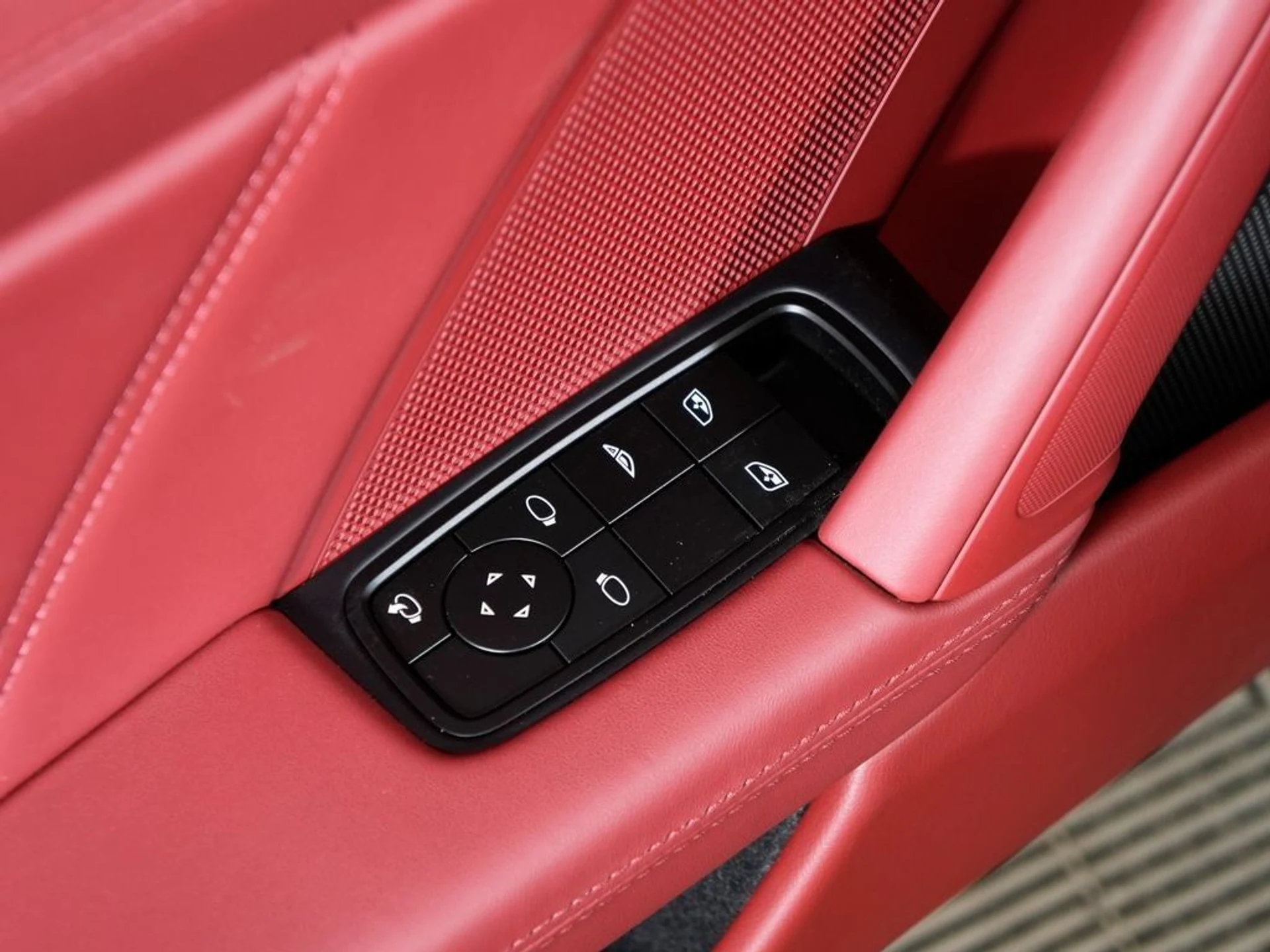 mph026_3755912058_27_335bc610a9