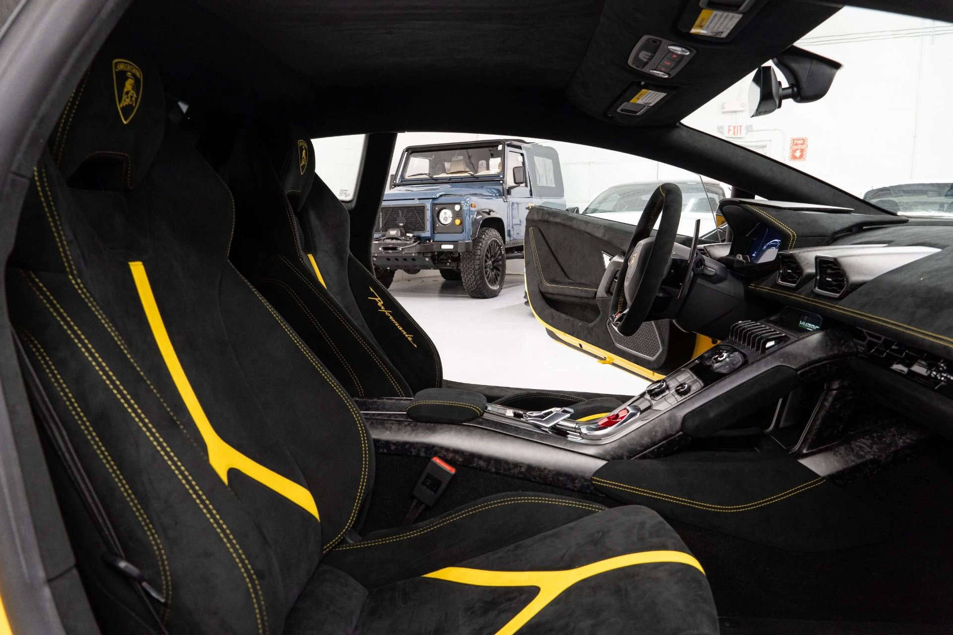 mph026_3761328766_Used_2019_Lamborghini_Huracan_LP_640_4_Performante_1764627885_0790d7182c