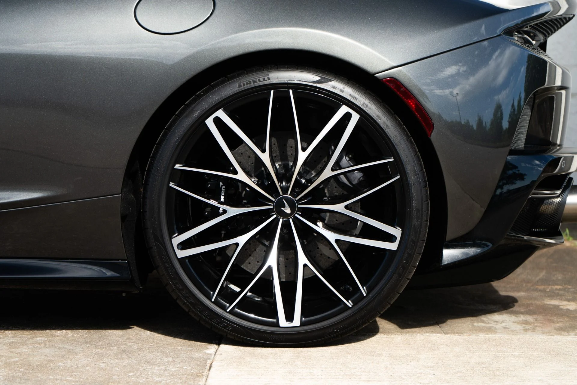 mph026_3768974436_Used_2021_Mc_Laren_GT_1775578978_0926c1fa89