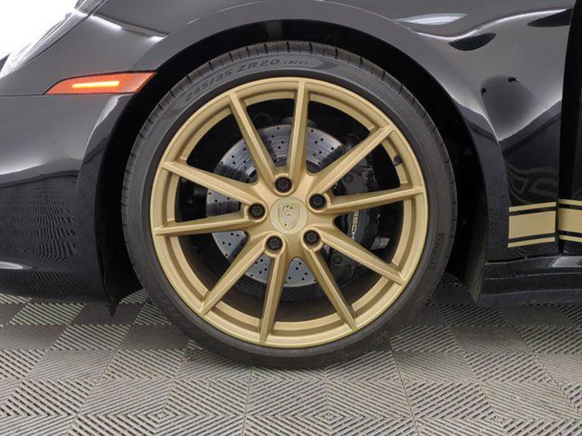 mph026_3772398495_95uvx_Khg_C53_Gx6if_Enzo_Okbi49_I_862a32020d