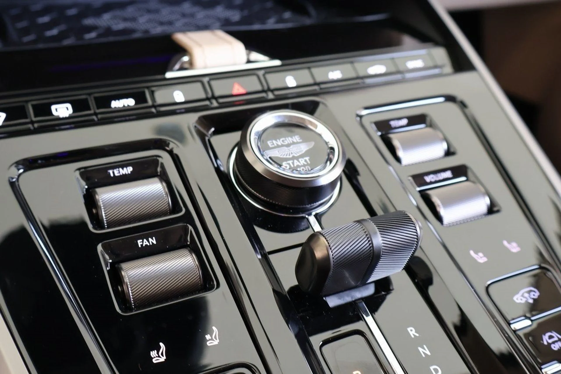 mph026_3775521940_27_1fd8a1fa26