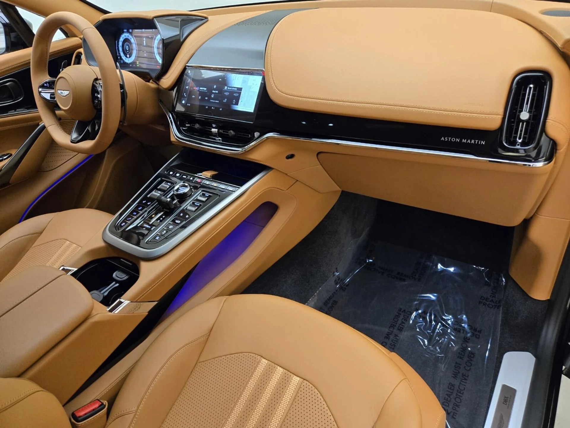 mph026_3776673762_New_2026_Aston_Martin_DBX_707_1761371608_db9ee40c5d