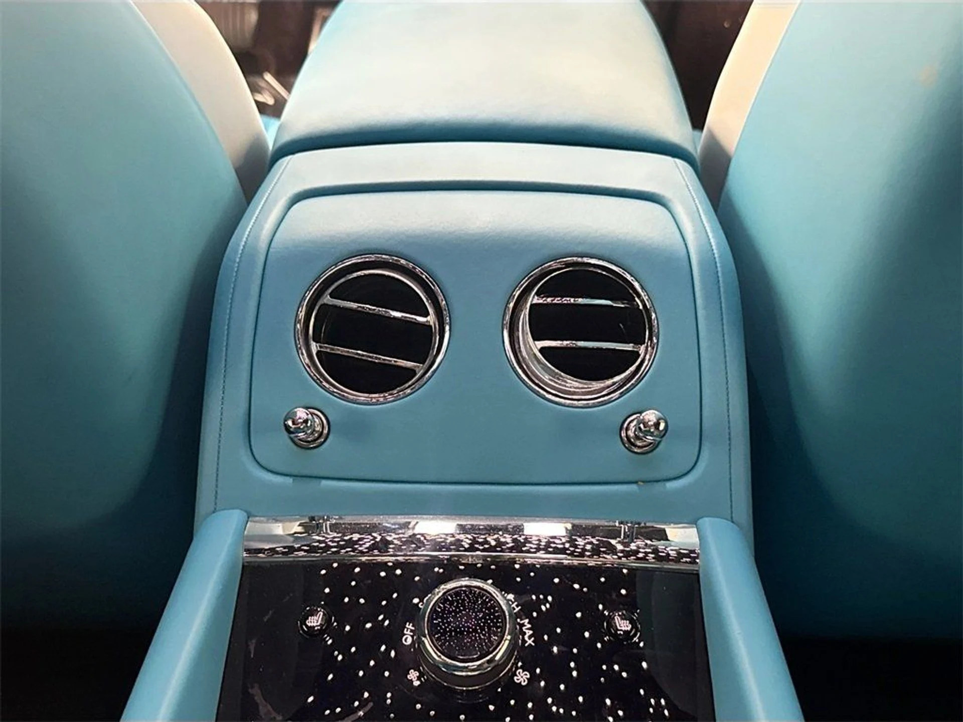 mph026_3777914985_a7cceb55214827db478ce93c8d7a0df8_2e25ef3aa3