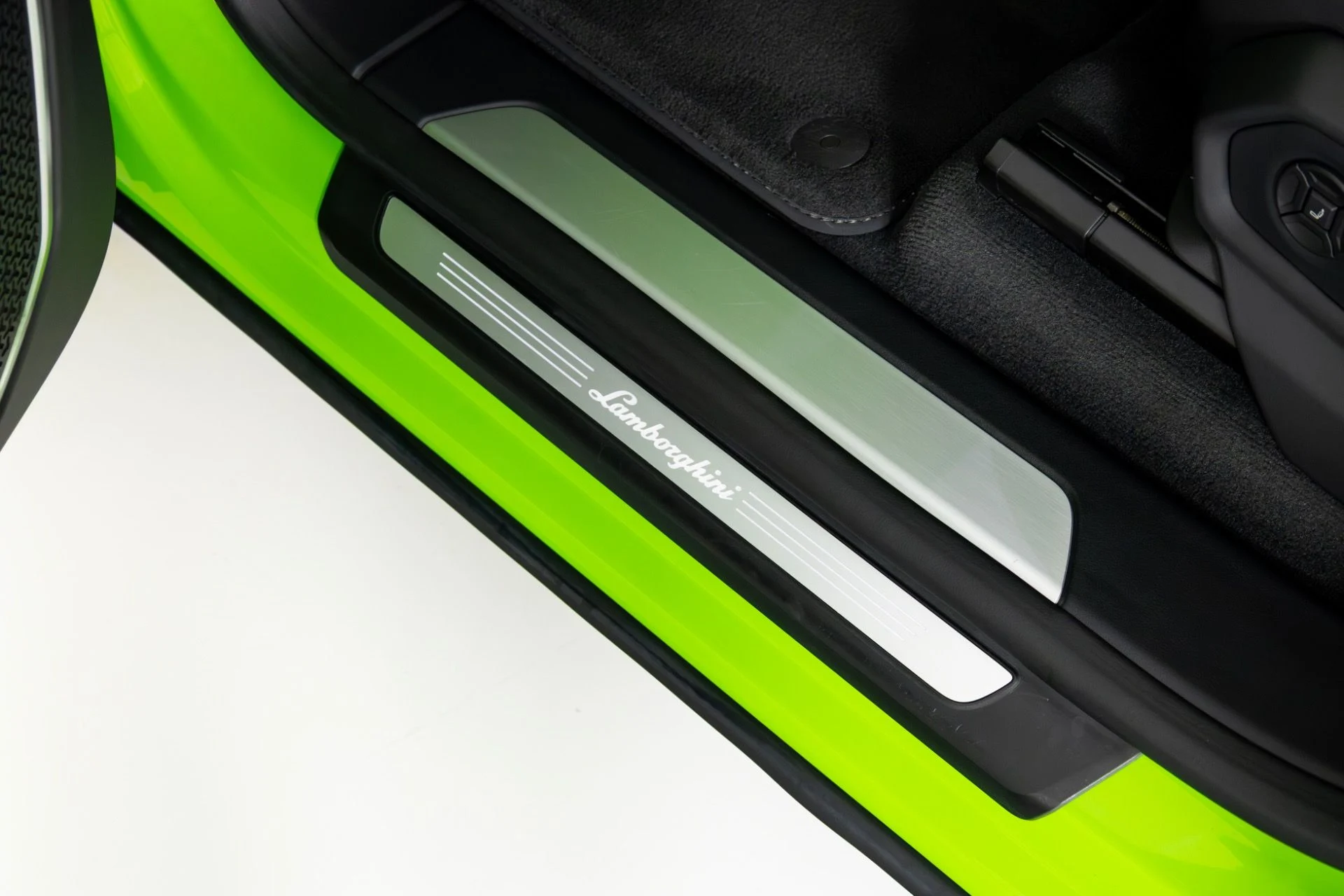 mph026_3796930141_Used_2023_Lamborghini_Urus_S_1769555052_394b8718f9