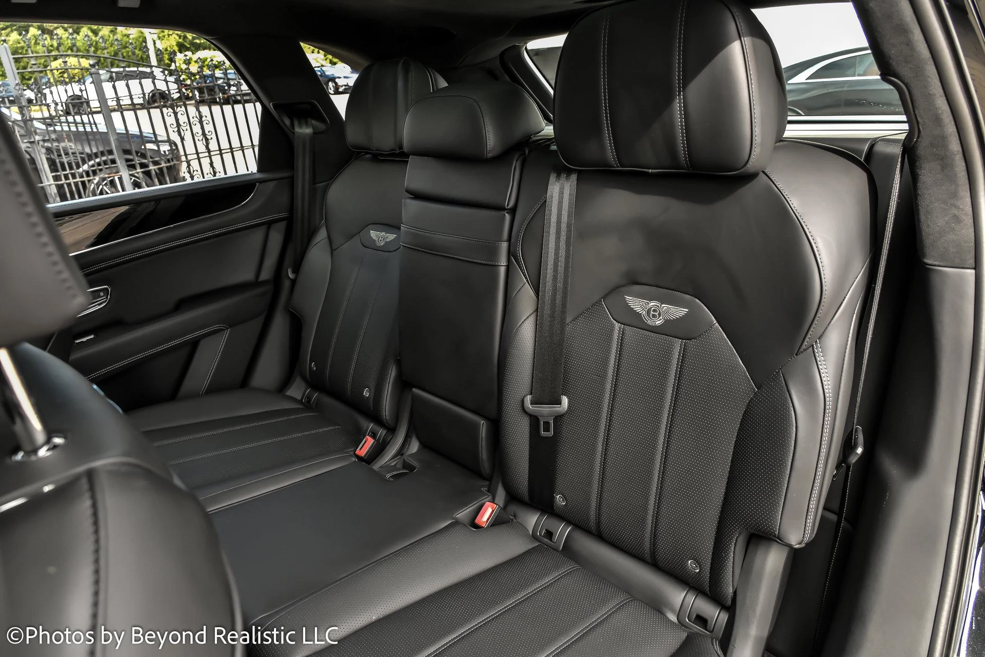 mph026_3806576335_Used_2024_Bentley_Bentayga_Hybrid_1759997546_8652b9e640