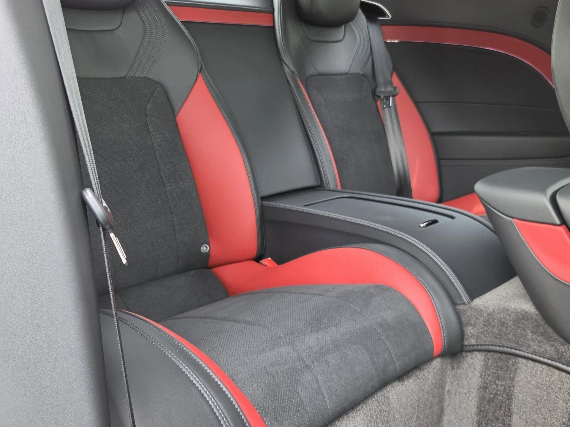 mph026_3807231574_1e8518ef3a7f111d7c89033f6d9951d7x_fc011356e7