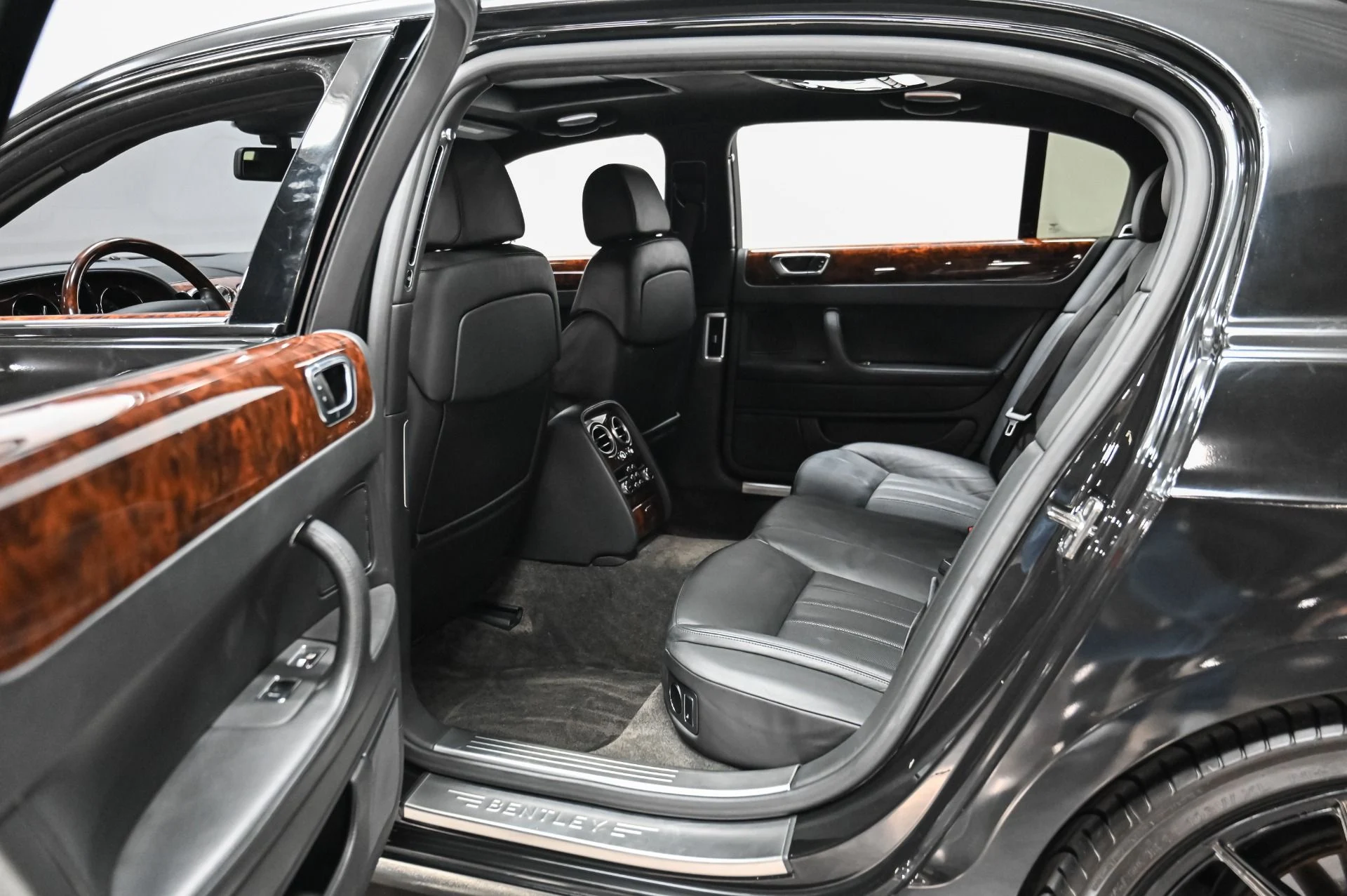 mph026_3810184631_Used_2006_Bentley_Continental_Flying_Spur_1753818843_586f1b7b1d