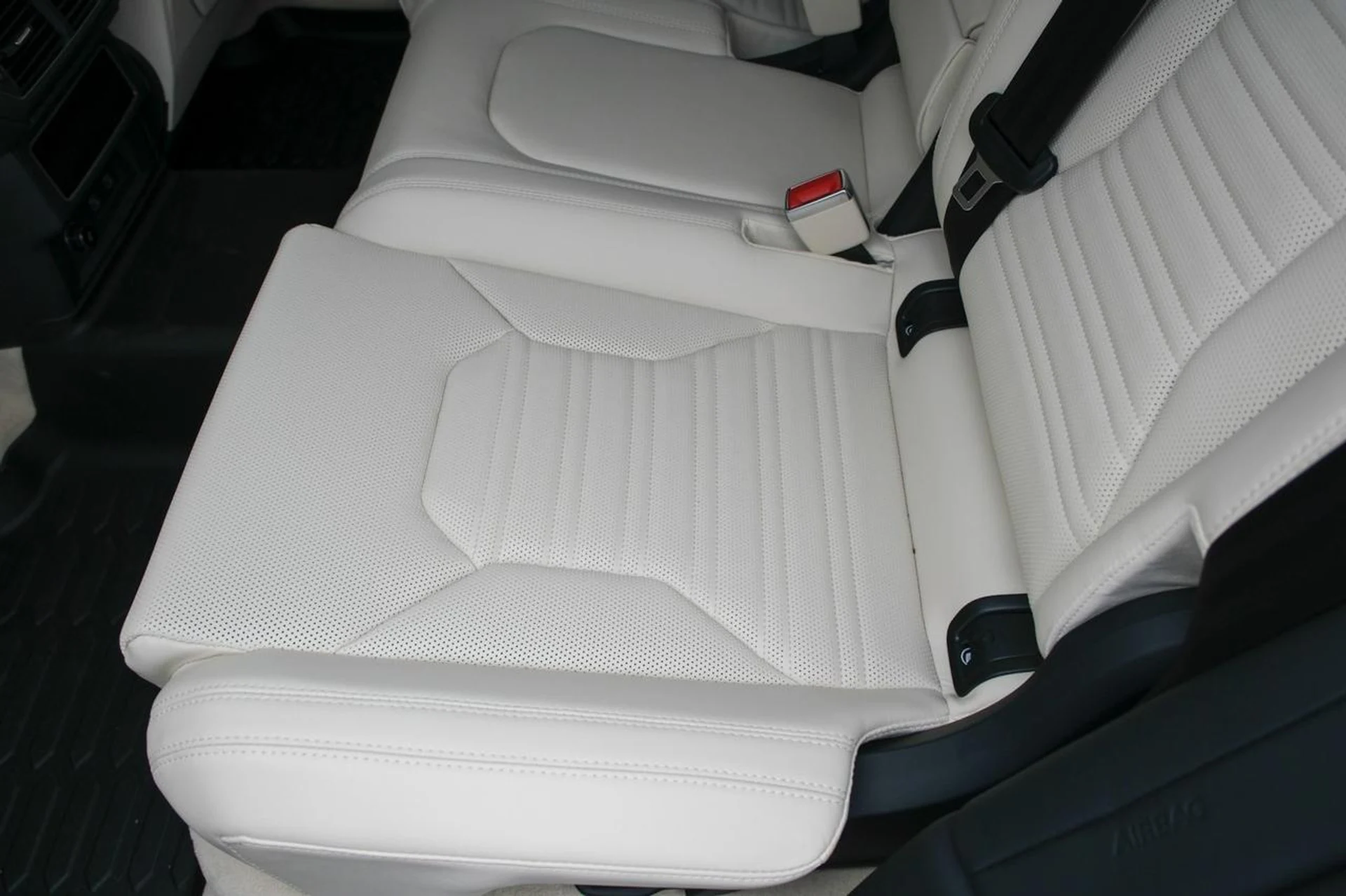 mph026_3818854102_61d3923bec8f9301421066206cd570b9_3cee5775fb