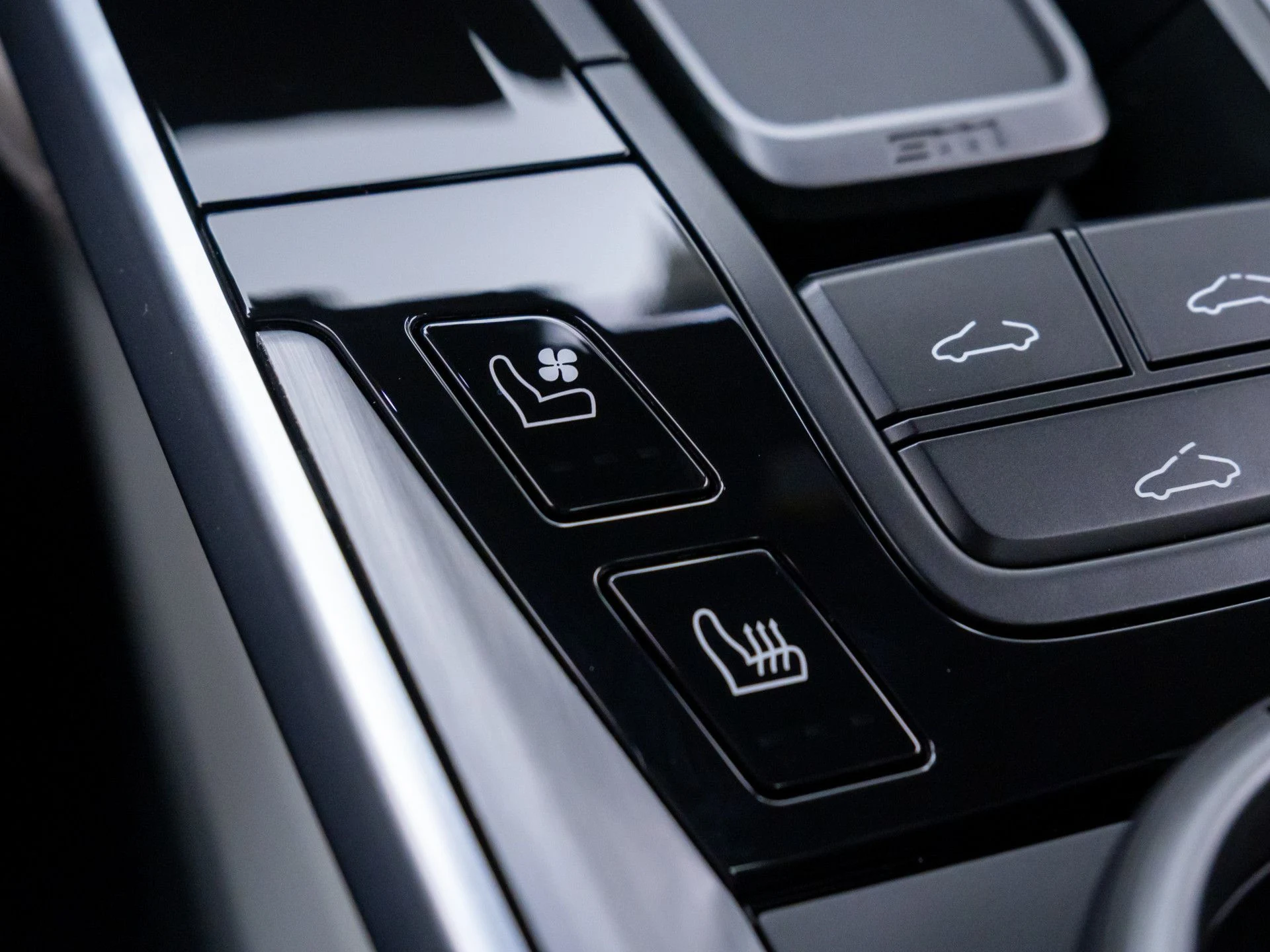 mph026_3830780162_a25709532c01fa04f3aec2104f0c2e80x_afa0d26e37