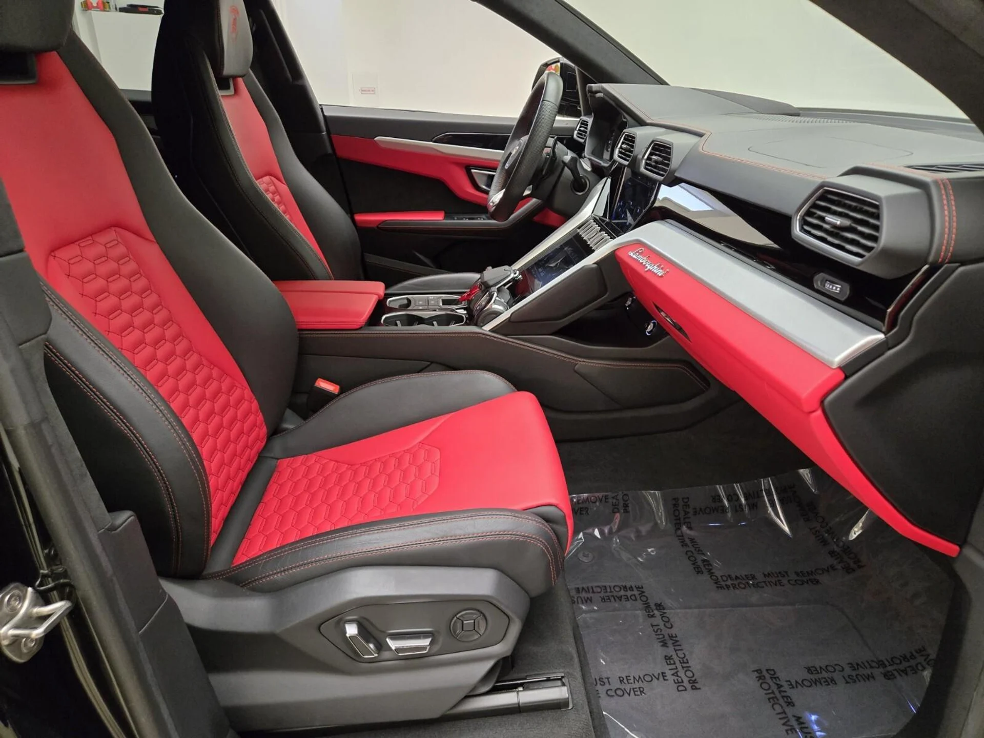 mph026_384107370_Used_2021_Lamborghini_Urus_1754376914_ba32b86626