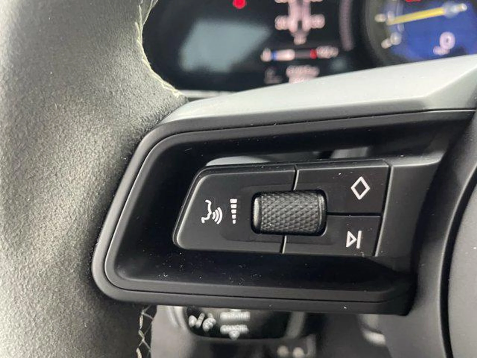 mph026_3842256643_q_Py_A_EM_MB_I6rw_O_Rki_J_Yb1_HQ_Eo_8085f81127