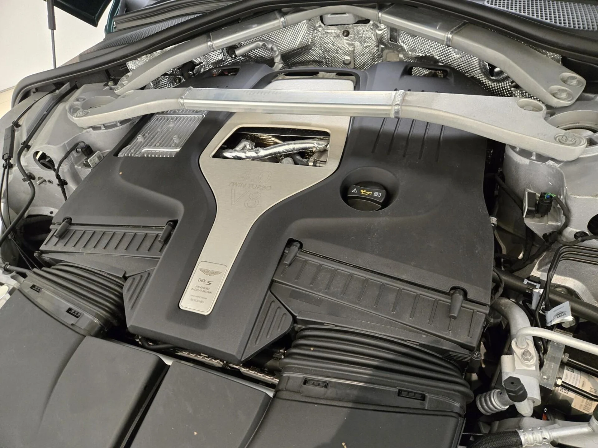 mph026_3844977393_New_2026_Aston_Martin_DBX_1767680344_2d65f74eb0