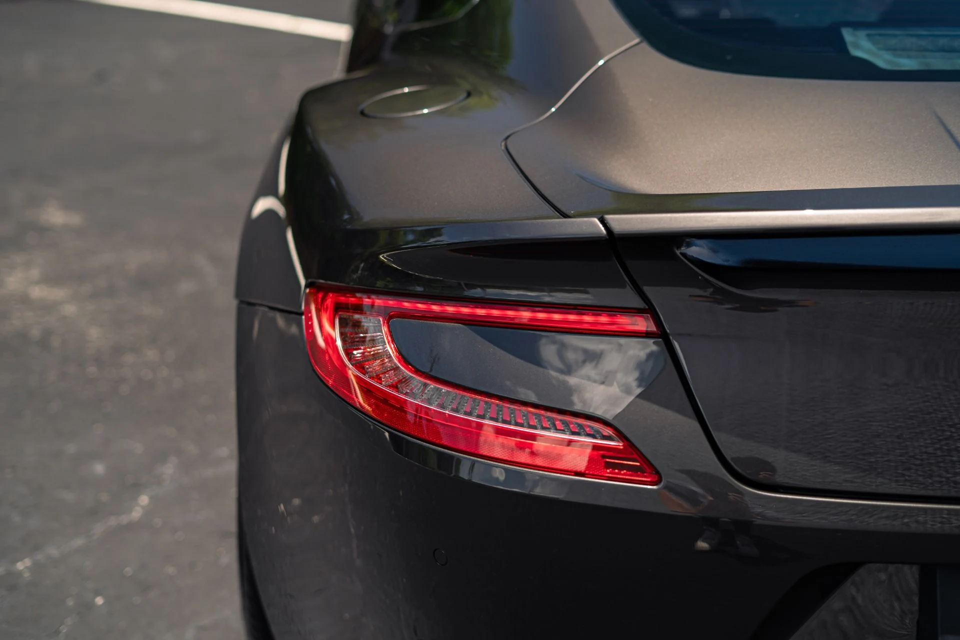 mph026_3858219265_Used_2014_Aston_Martin_Vanquish_Carbon_Exterior_Package_1782856406_948c973691