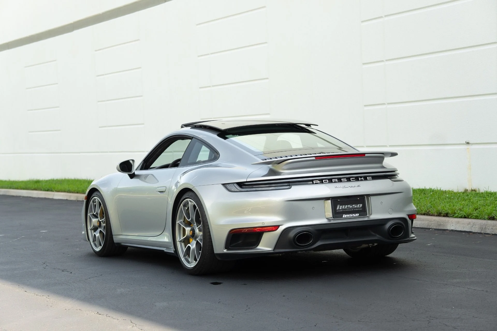 mph026_3860188559_Used_2021_Porsche_911_Turbo_S_1758737347_cae1ffa323