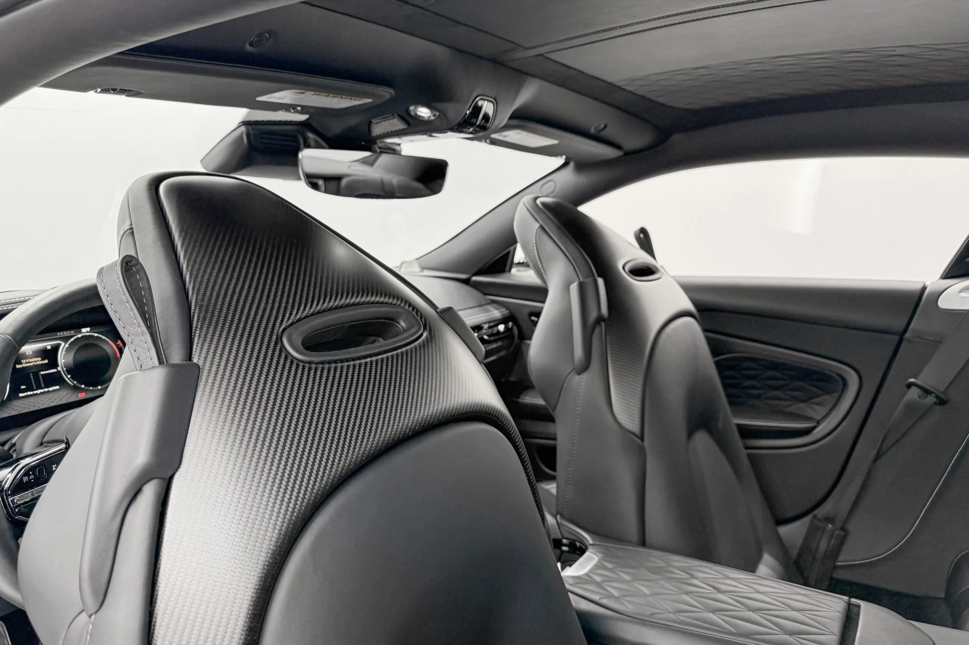 mph026_3861222333_Used_2024_Aston_Martin_DB_12_V8_Inspire_Sport_Interior_671_Horsepower_Low_M_Iles_1784830647_50a1674449