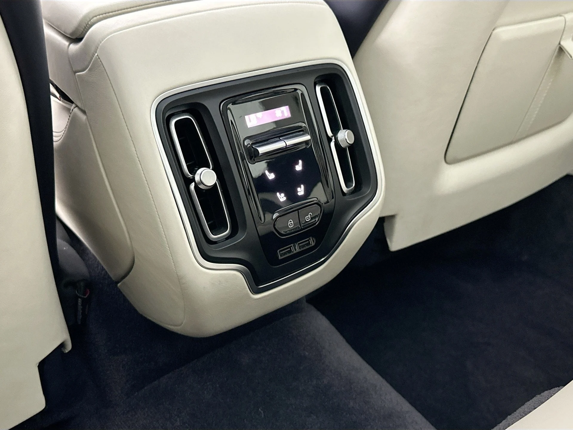 mph026_3870493571_27_2ee5c6fe45