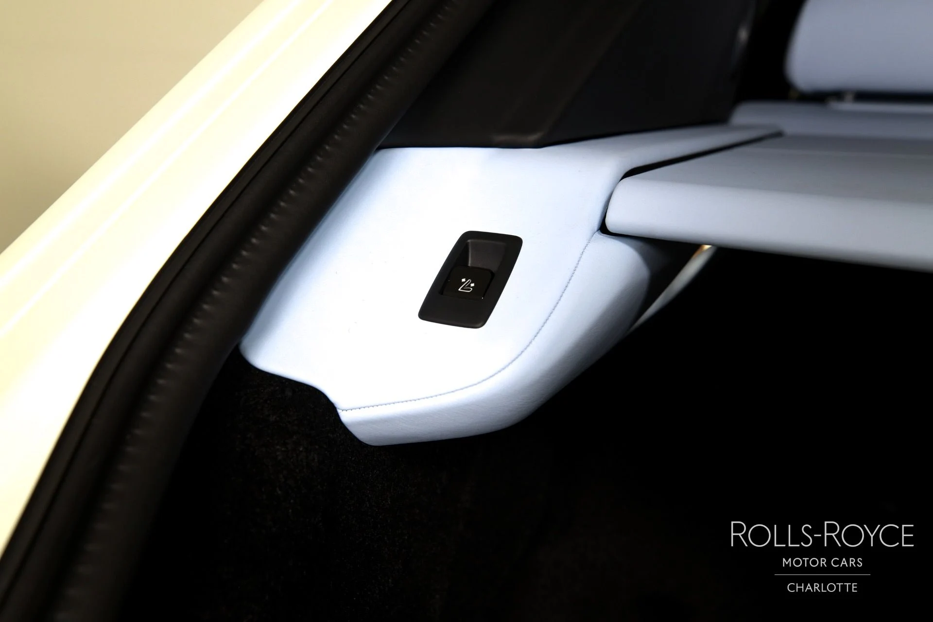 mph026_3872199508_Used_2026_Rolls_Royce_Cullinan_1759509260_cc39cc013e