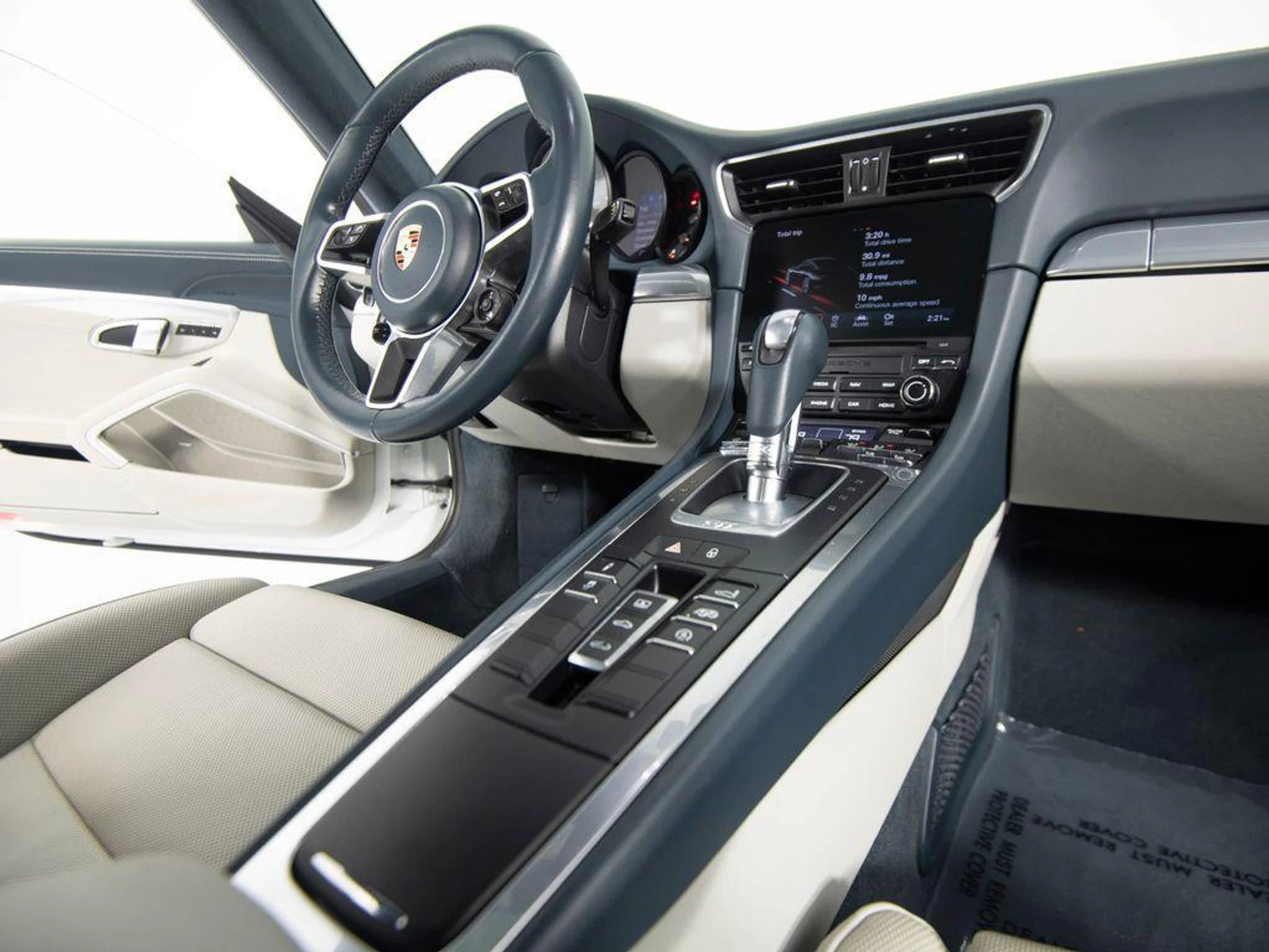 mph026_3890710445_y00_OLM_6_R_Yp_Owww1h58p_BY_0_JK_sk_01a72534e8