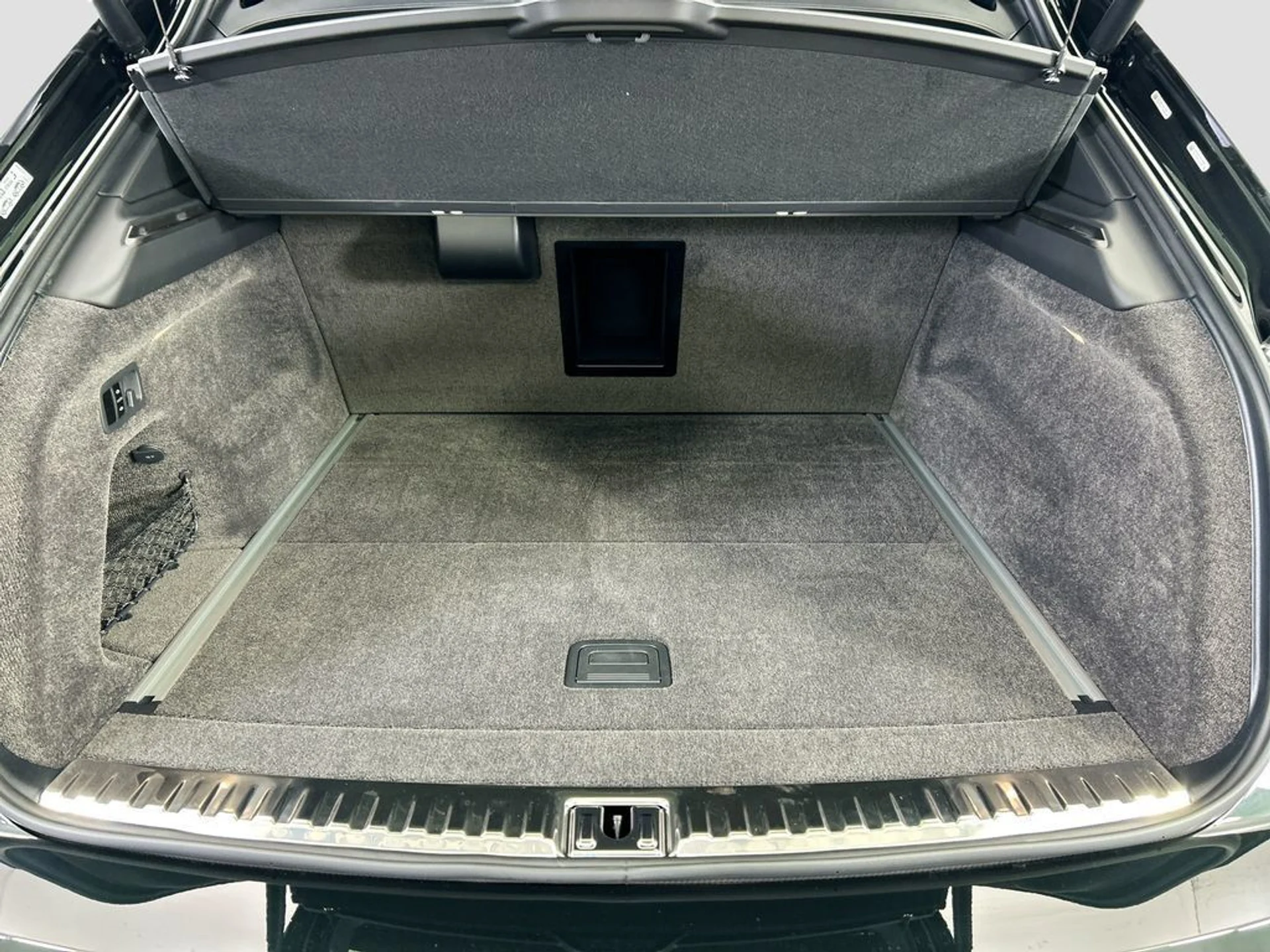 mph026_3894379235_used_2025_bentley_bentayga_ewb_v8awd_8119_22989350_27_1024_c4b4afb2f5