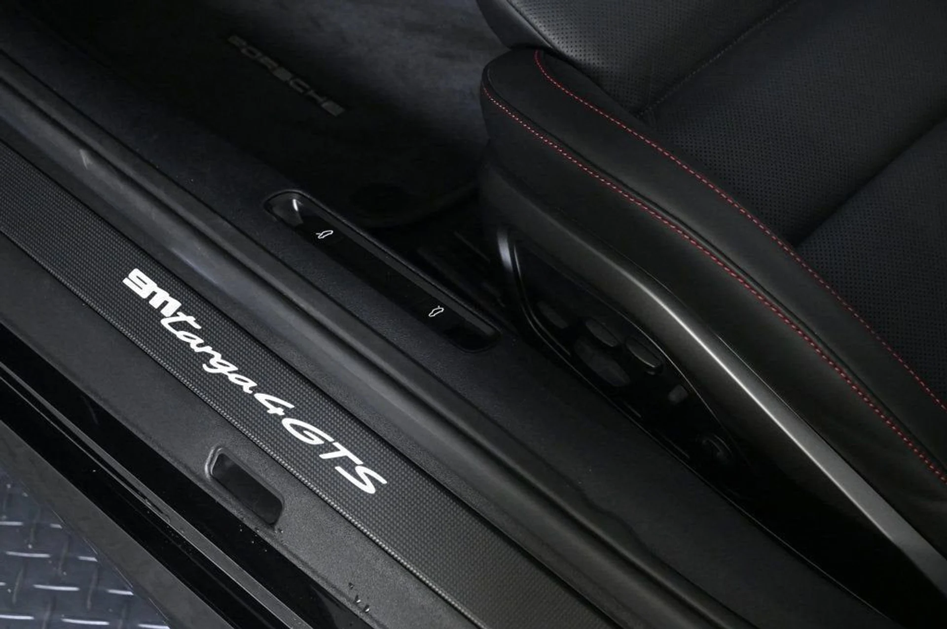 mph026_3903215976_45afb09bf8c9429ab4549cee0b119cc2_bc2d0ebcb9