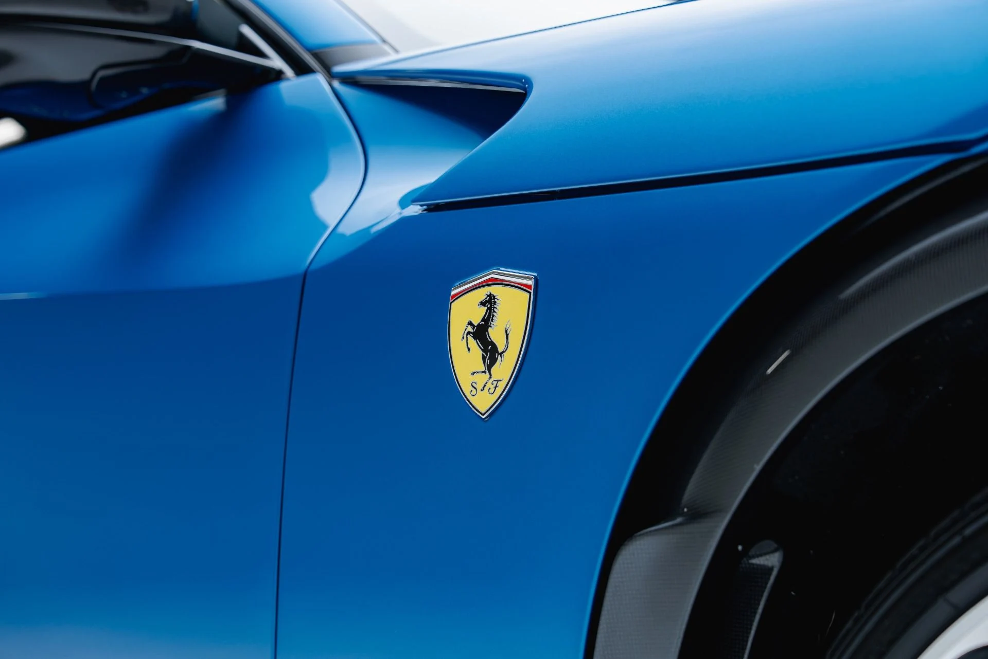 mph026_3906696562_Used_2023_Ferrari_Purosangue_1792516578_6fa2c76e09