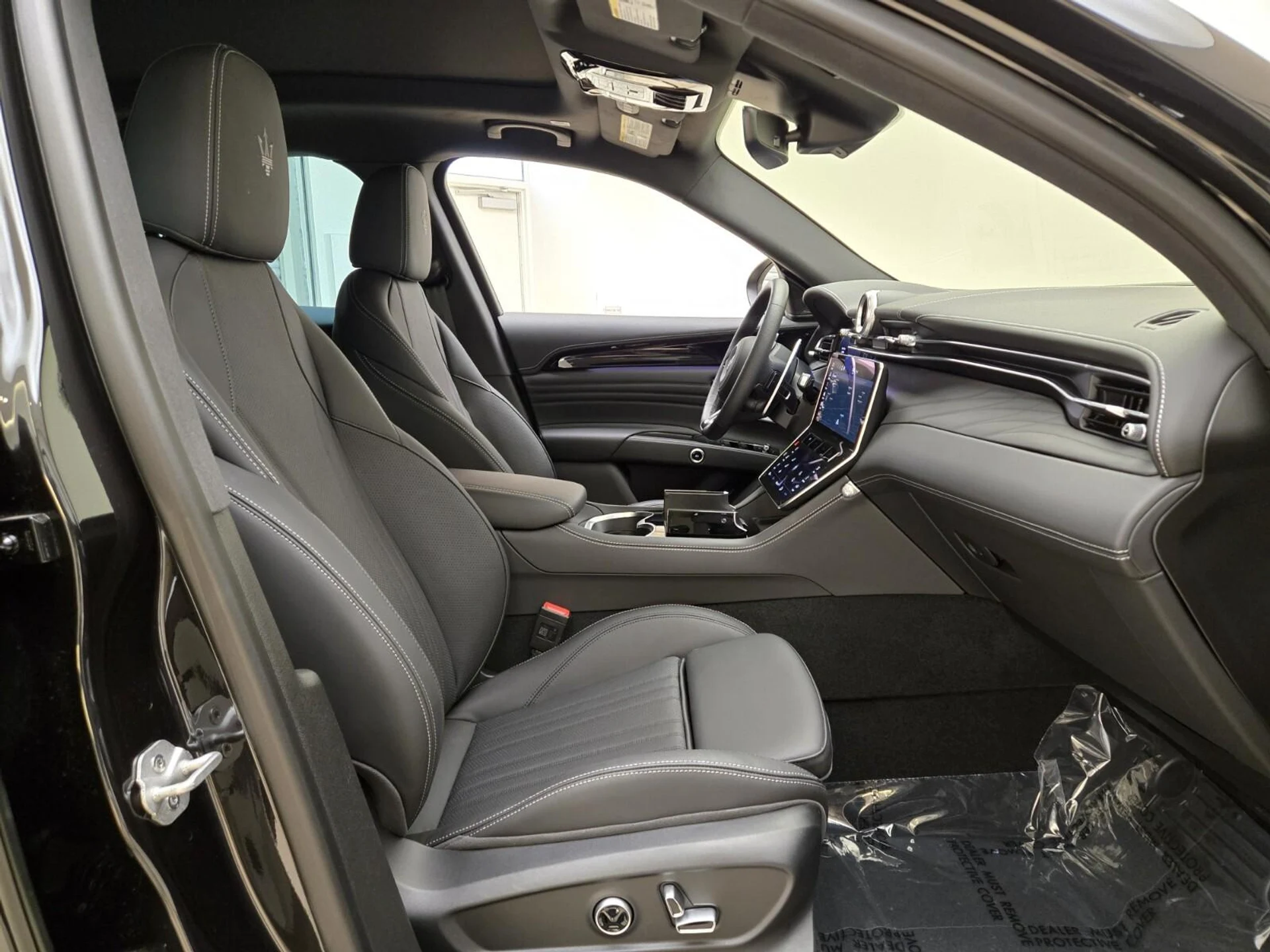 mph026_3914481872_Used_2025_Maserati_Grecale_Folgore_1765003991_d66406a486