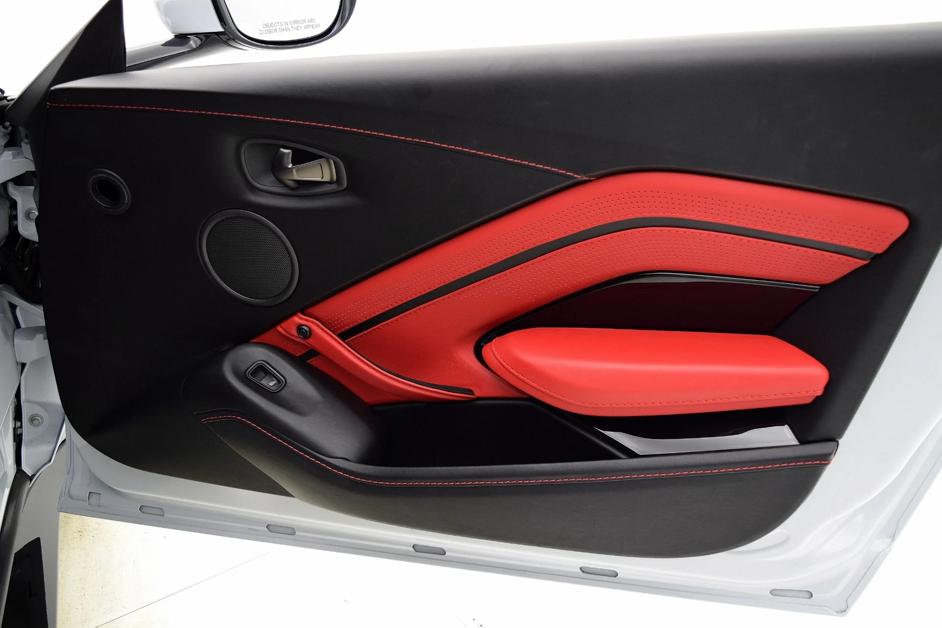 mph026_3916435720_Used_2019_Aston_Martin_Vantage_Coupe_ff1d4b5645