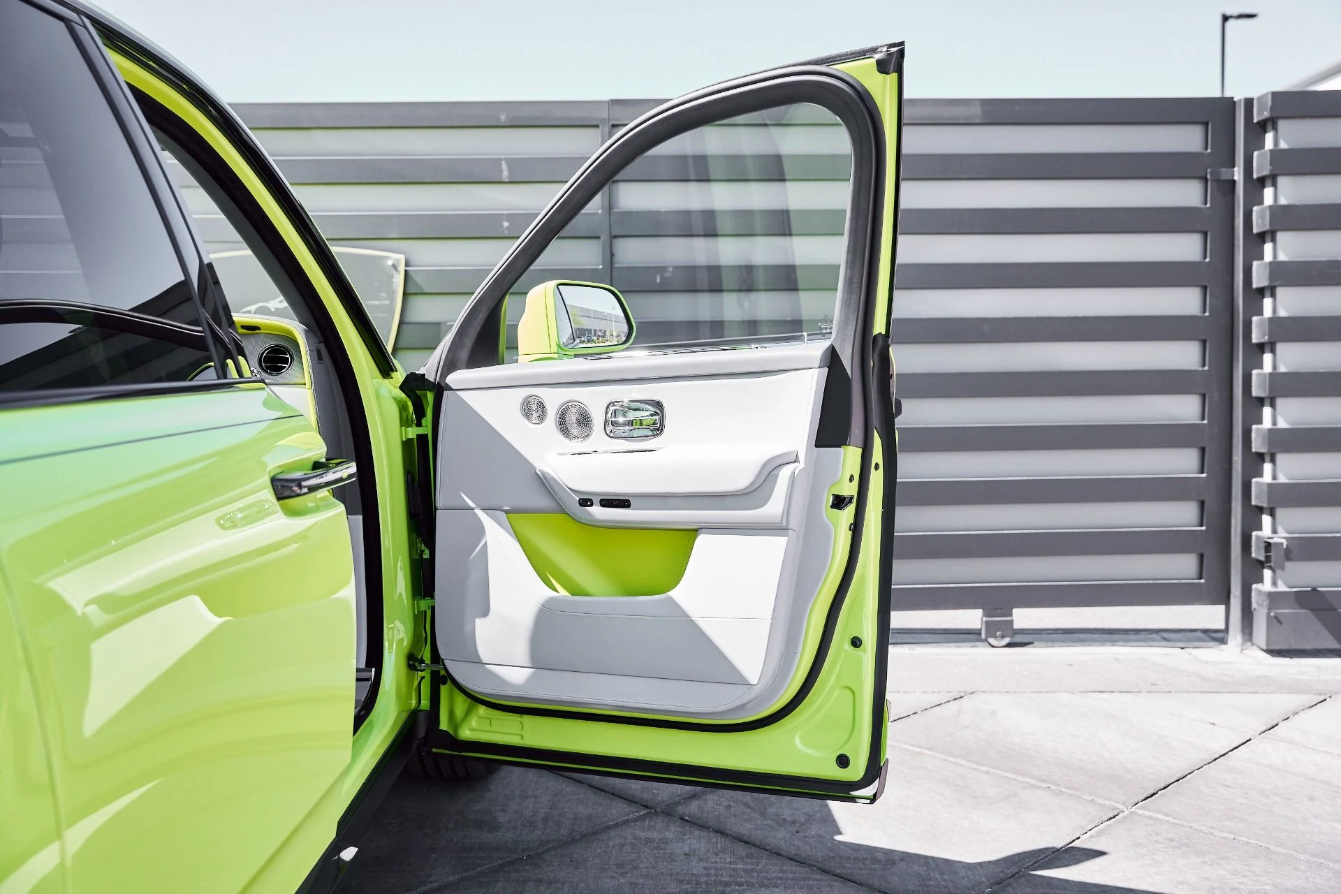 mph026_3928233902_Used_2024_Rolls_Royce_Cullinan_Base_1773162586_ebb202d193