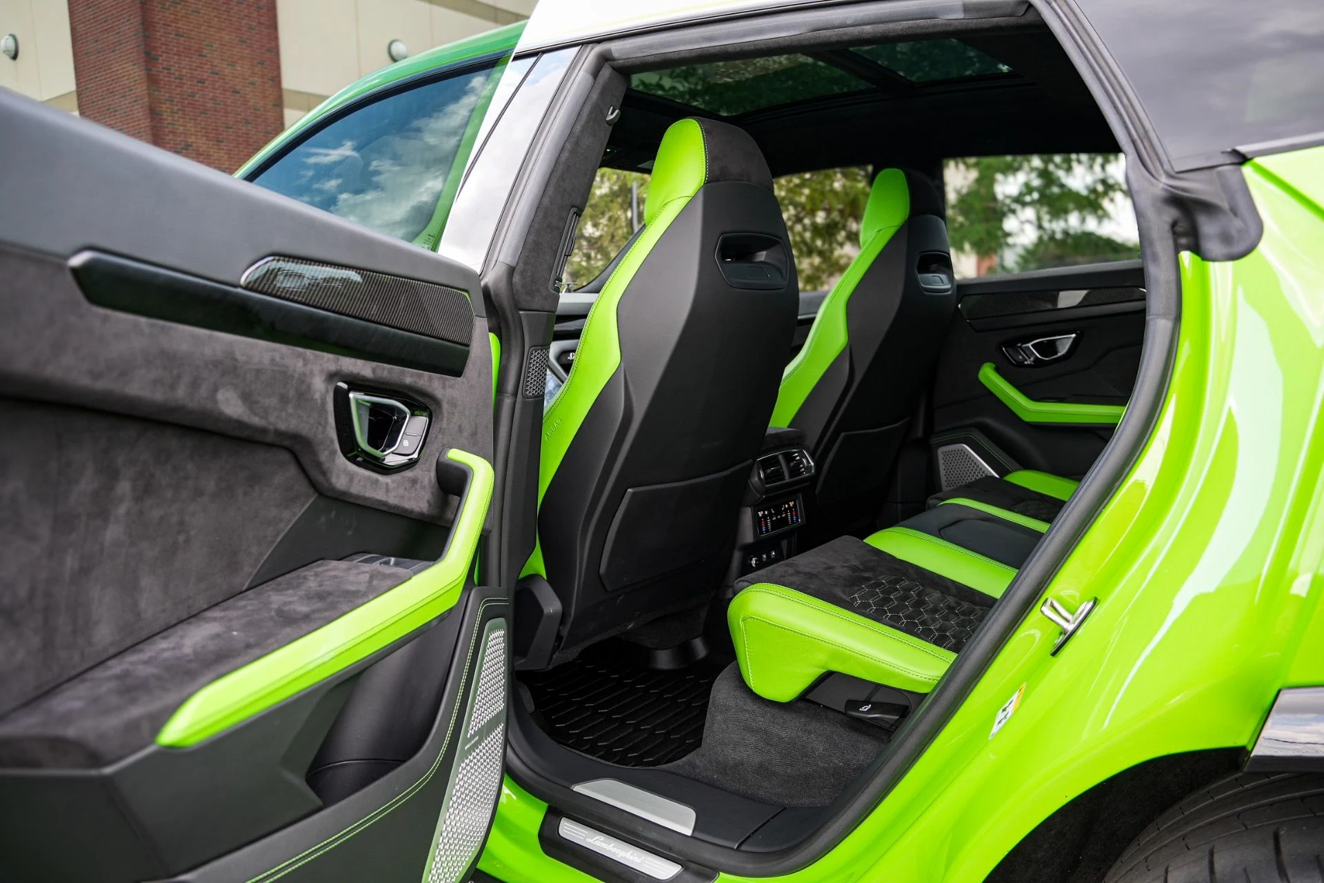 mph026_3929098029_Used_2021_Lamborghini_Urus_1783023412_9235c0eb4c