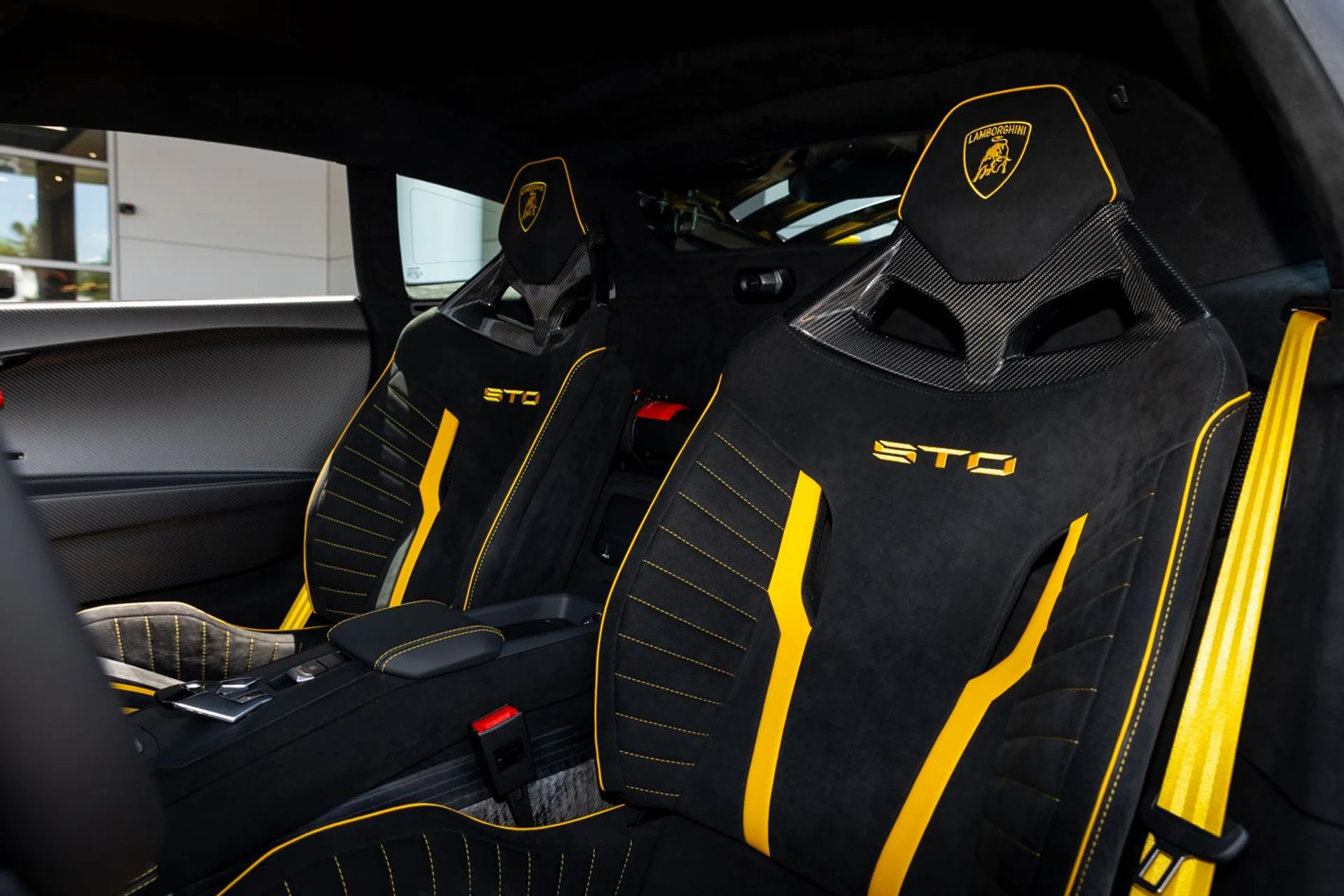 mph026_393496170_Used_2024_Lamborghini_Huracan_STO_5e85d381d1