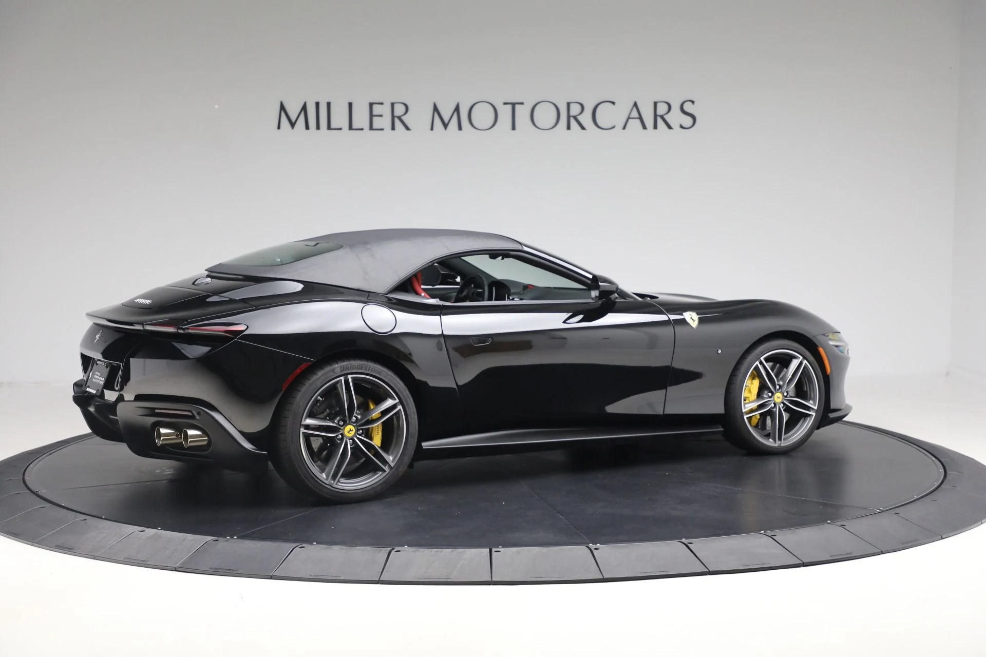 mph026_3938365877_Used_2024_Ferrari_Roma_Spider_1759961484_ae46f1990c