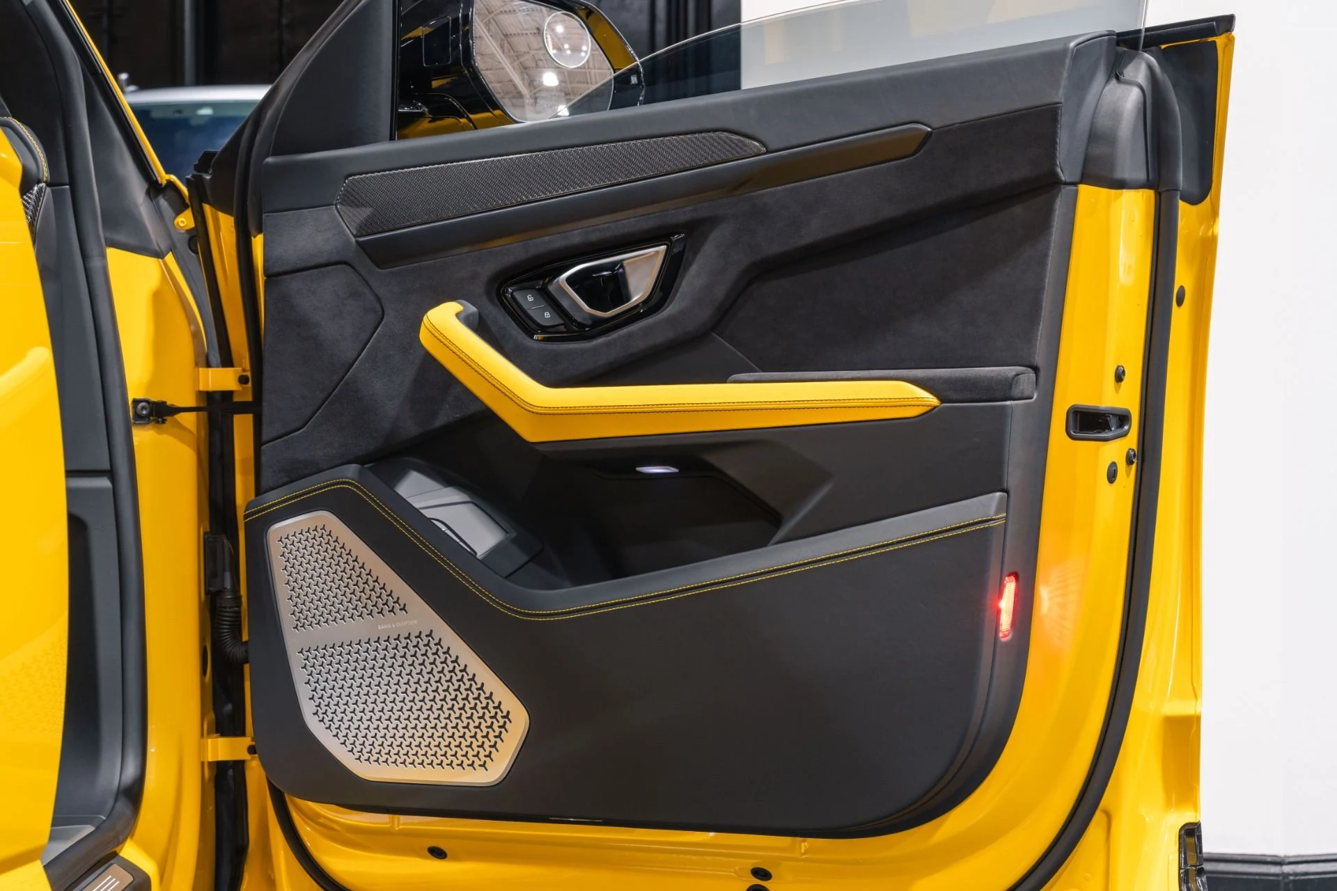 mph026_394052403_Used_2021_Lamborghini_Urus_Pearl_Capsule_w_FULL_RYFT_Exhaust_1771450400_b1bd87ea2d