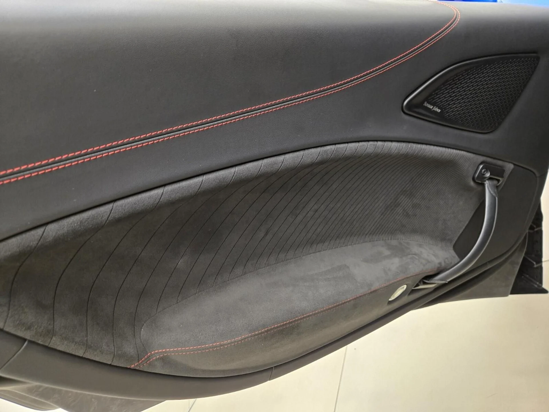 mph026_3940755513_Used_2022_Maserati_MC_20_1760424969_69eef5ea7b