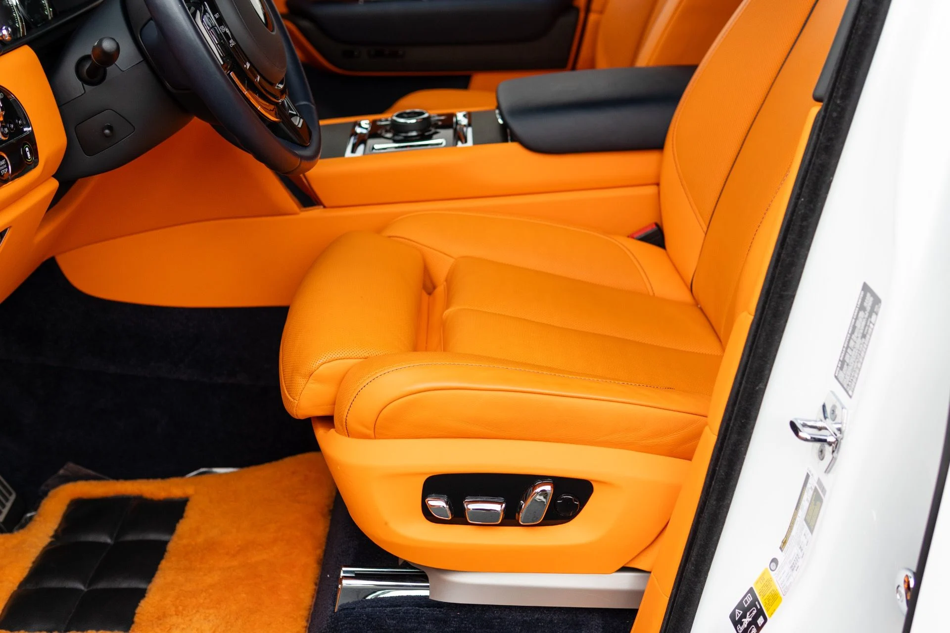 mph026_3941170216_Used_2023_Rolls_Royce_Cullinan_1766776314_5a2ec51621