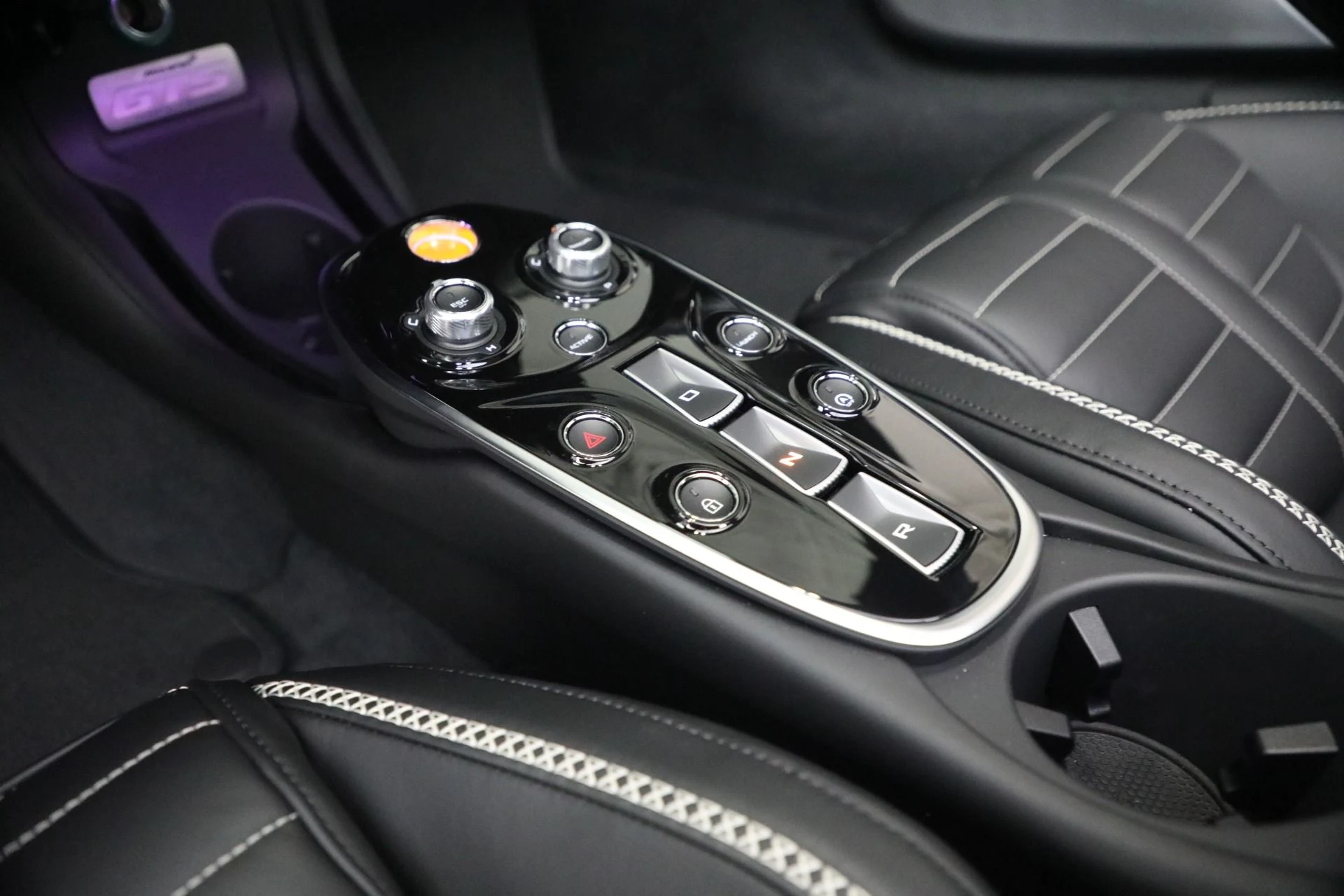 mph026_3943015338_New_2026_Mc_Laren_GTS_Tech_Lux_95258b6099