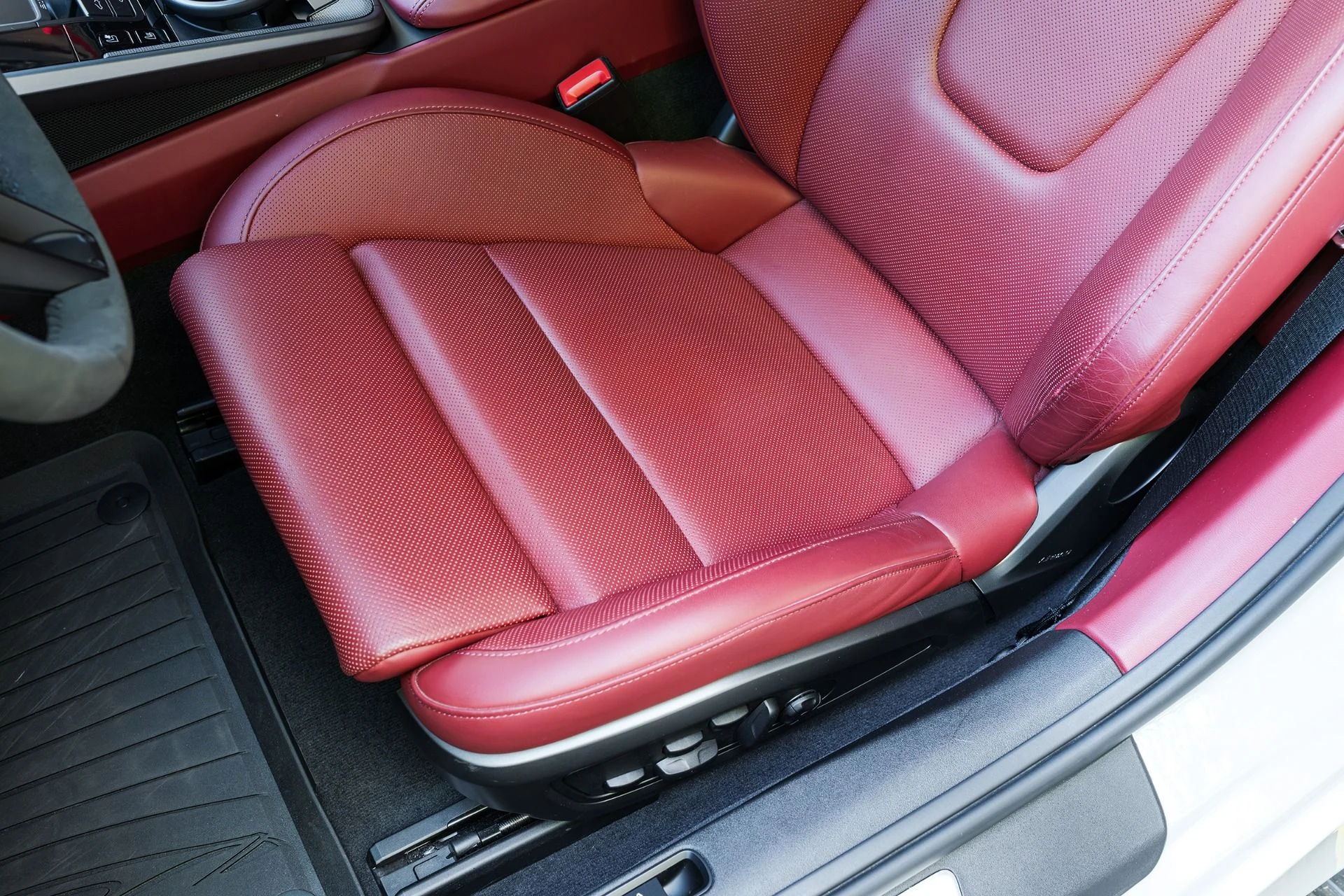 mph026_3943055093_Used_2024_Porsche_911_Carrera_4_S_1790639566_f23822d659