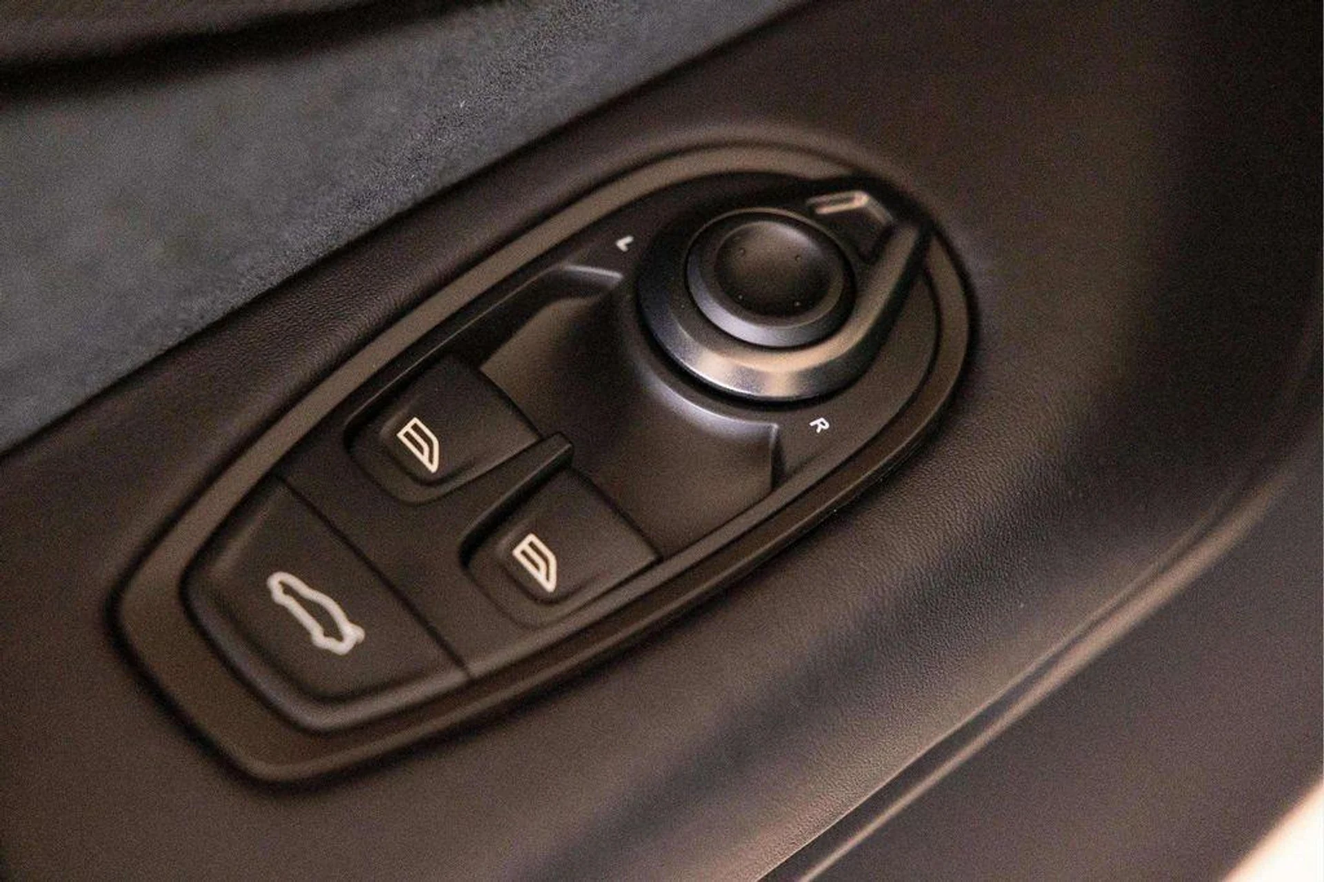 mph026_3948946024_E_Zq_Z4_n_K_Hxywq_BVUVCA_4_DMPDGI_338e9b0376