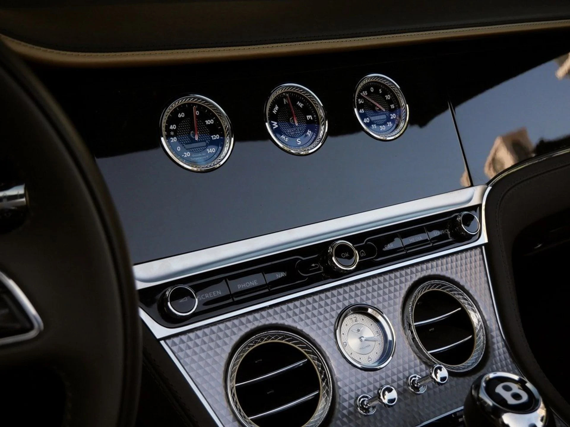 mph026_395262886_a1ed0bbad148cb52bd0595b4a072a5c2x_96972d1ae1