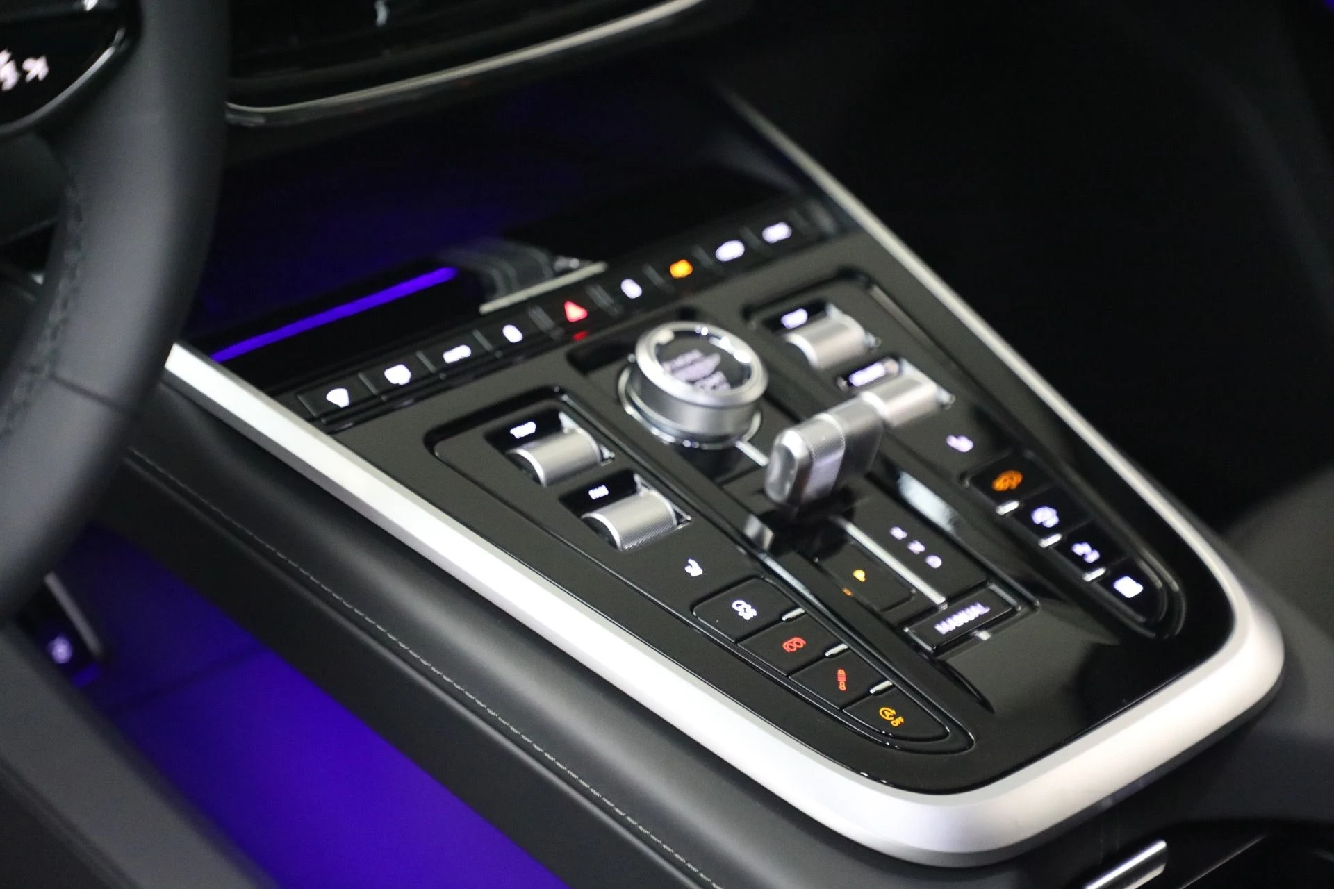 mph026_3967095821_New_2026_Aston_Martin_DBX_S_1779192490_60ac7af9c1