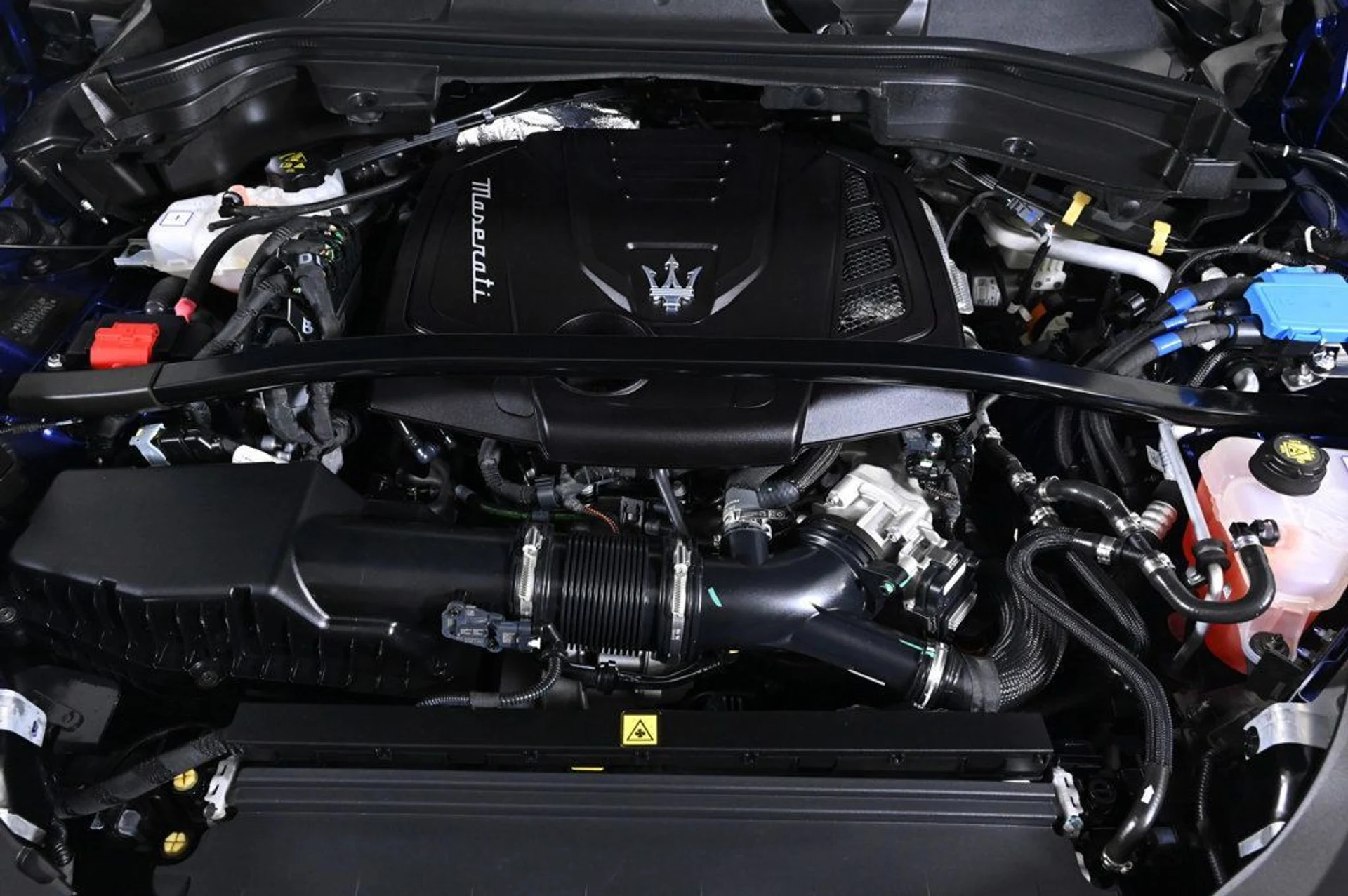 mph026_3974754219_used_2023_maserati_grecale_modena_11350_22935036_26_1024_ed0715d95a