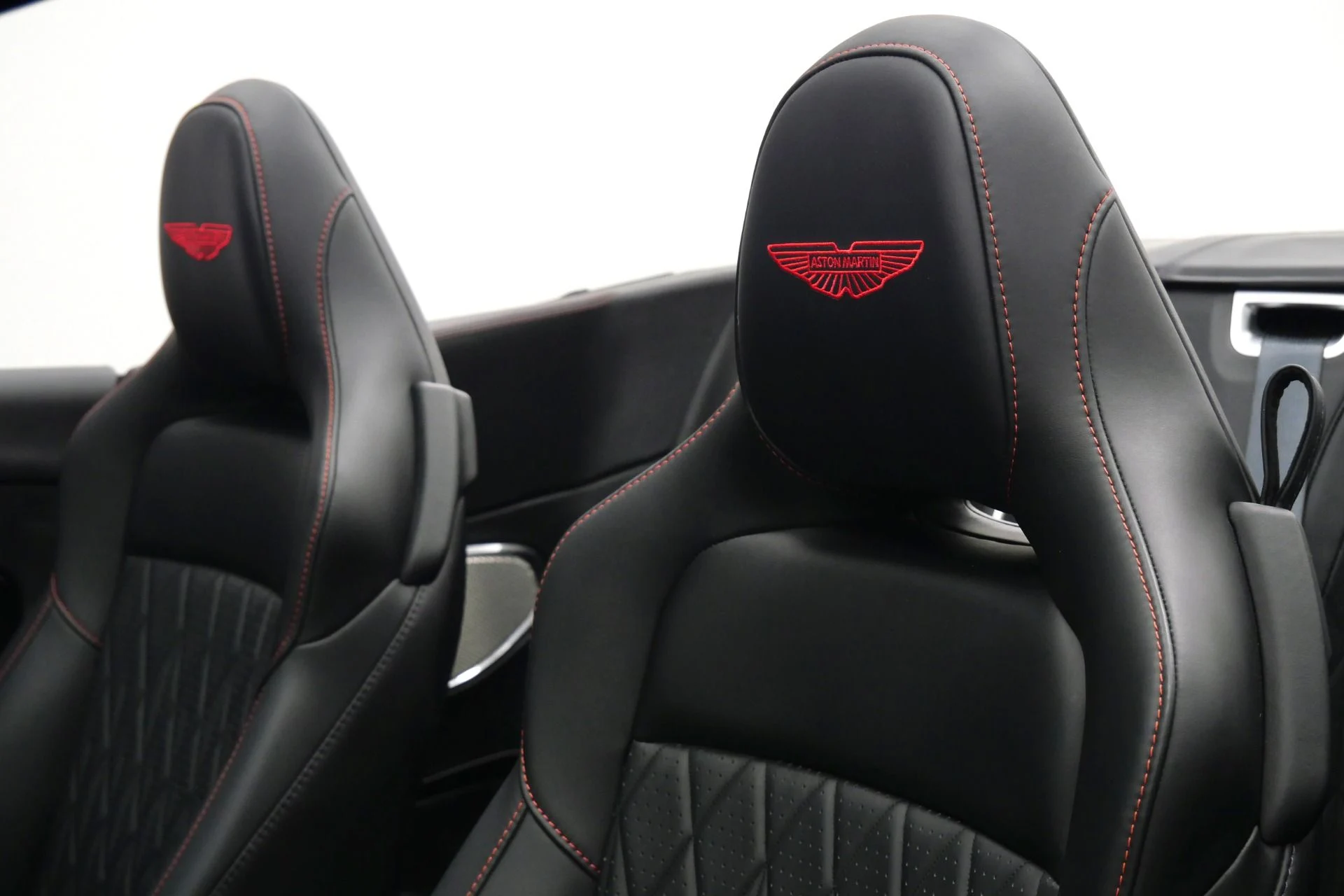 mph026_397570910_Used_2025_Aston_Martin_DB_12_Volante_Inspire_Sport_Interior_Upper_and_Lower_Black_Packs_1778172034_0853d71feb
