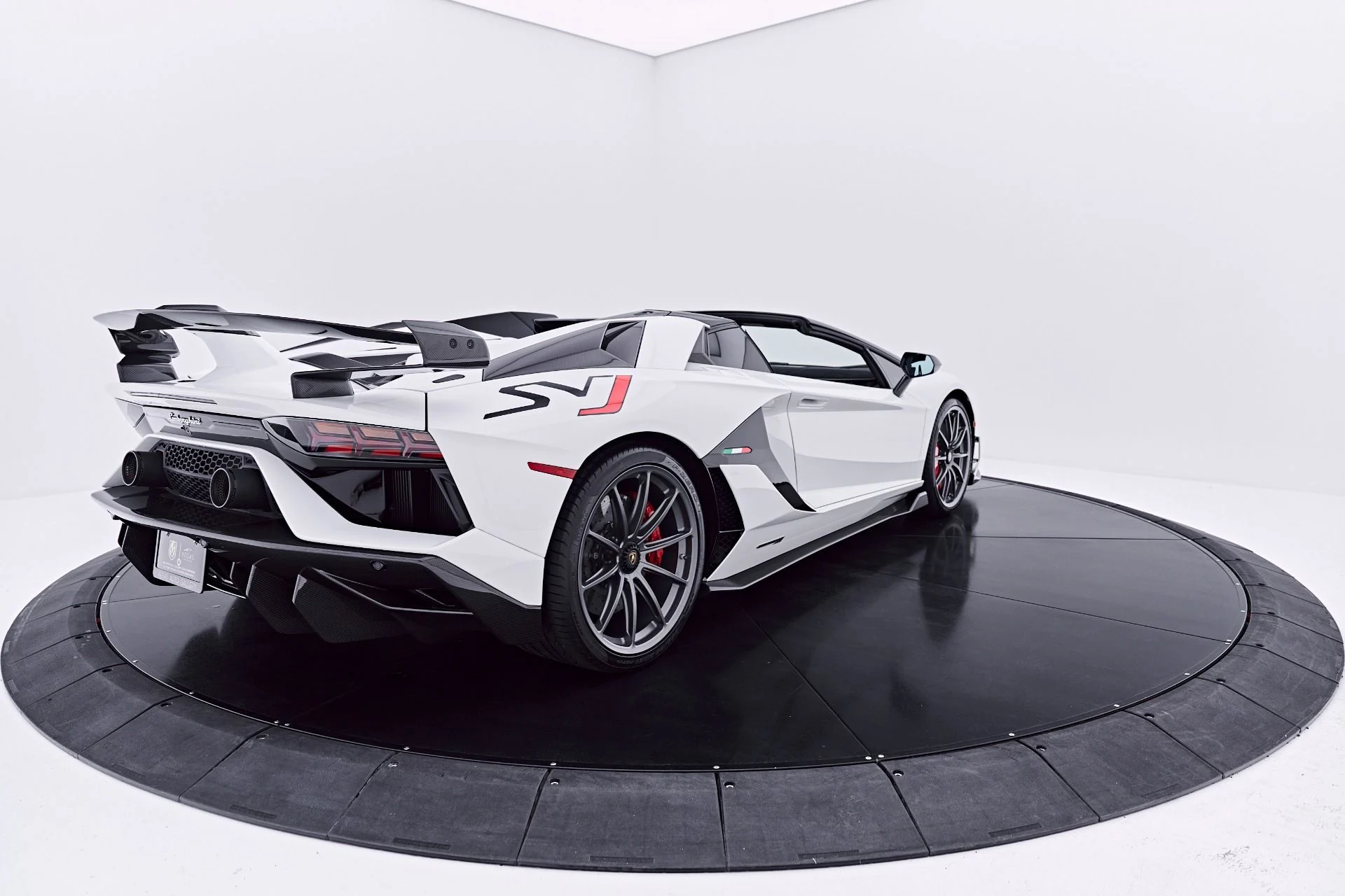 mph026_3979336662_Used_2021_Lamborghini_Aventador_SVJ_Base_1784080185_d19a41f7df