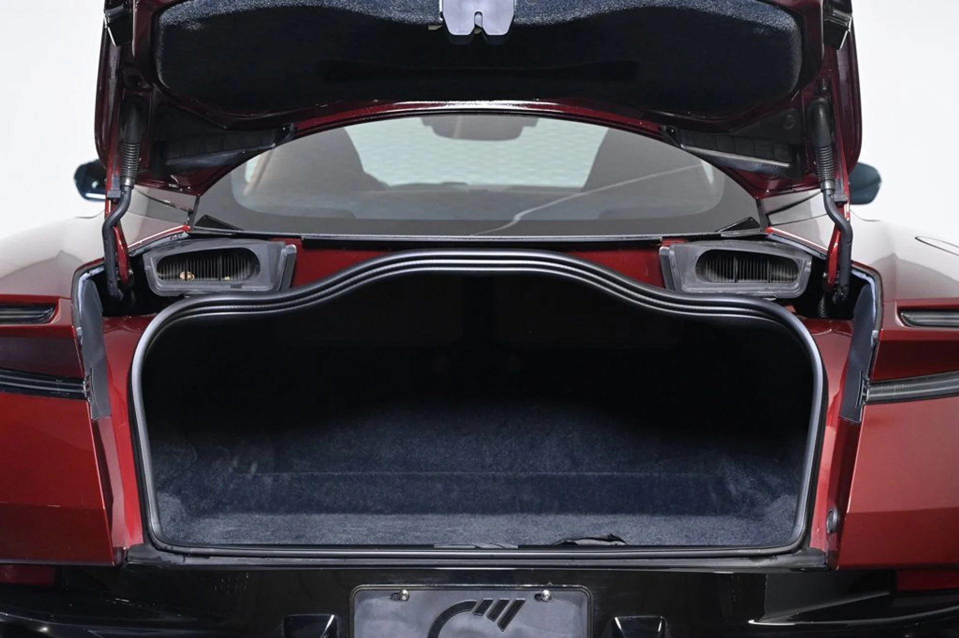 mph026_3981990307_used_2024_aston_martin_db12_coupe_11350_23000409_26_1024_f5eea1ed4a