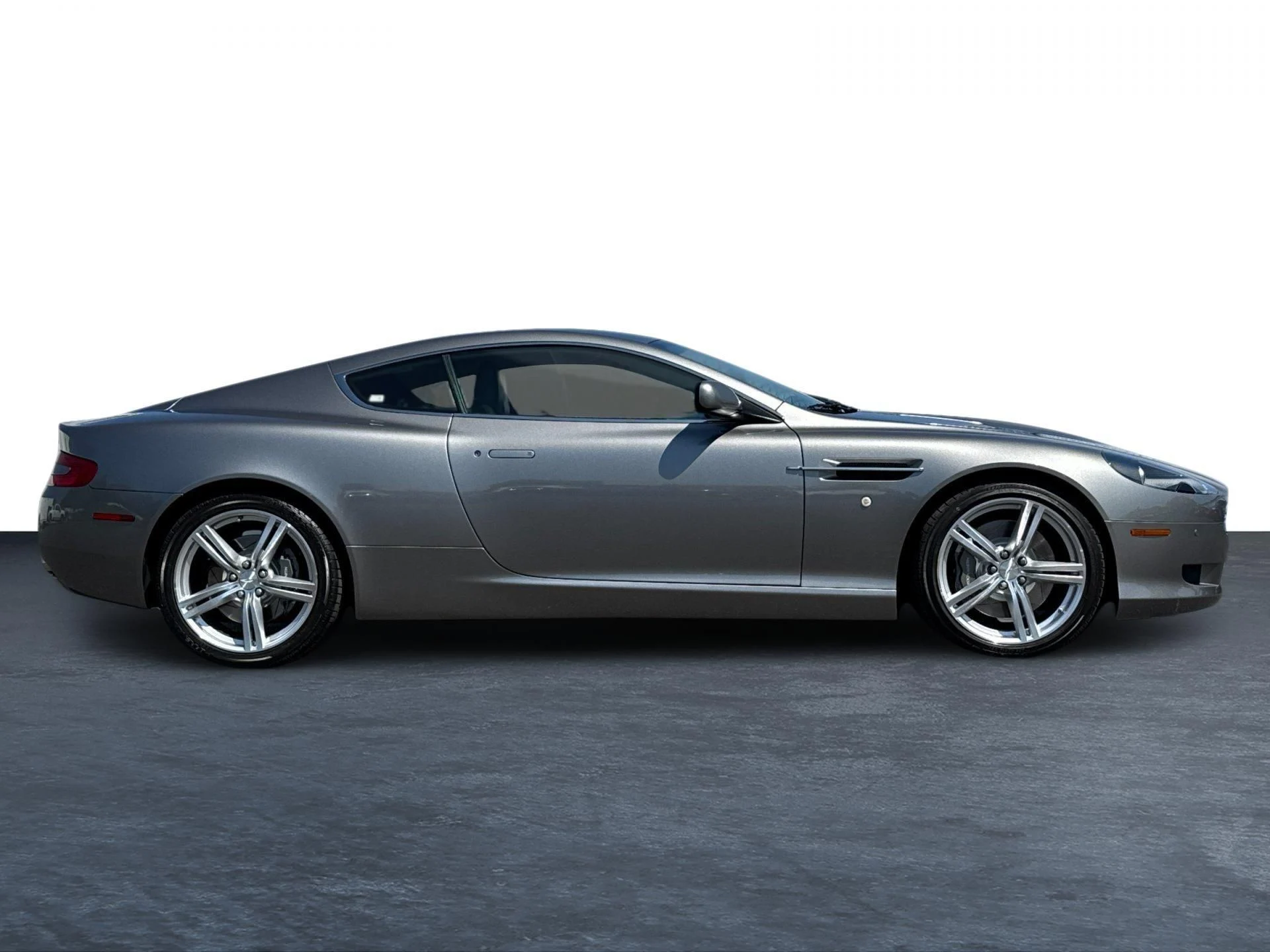 mph026_399188239_Used_2007_Aston_Martin_DB_9_1786111334_462aa6f6f7