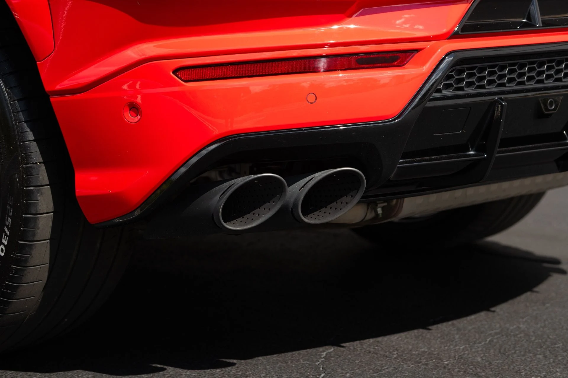 mph026_3992341256_Used_2023_Lamborghini_Urus_S_1771018679_426be52322