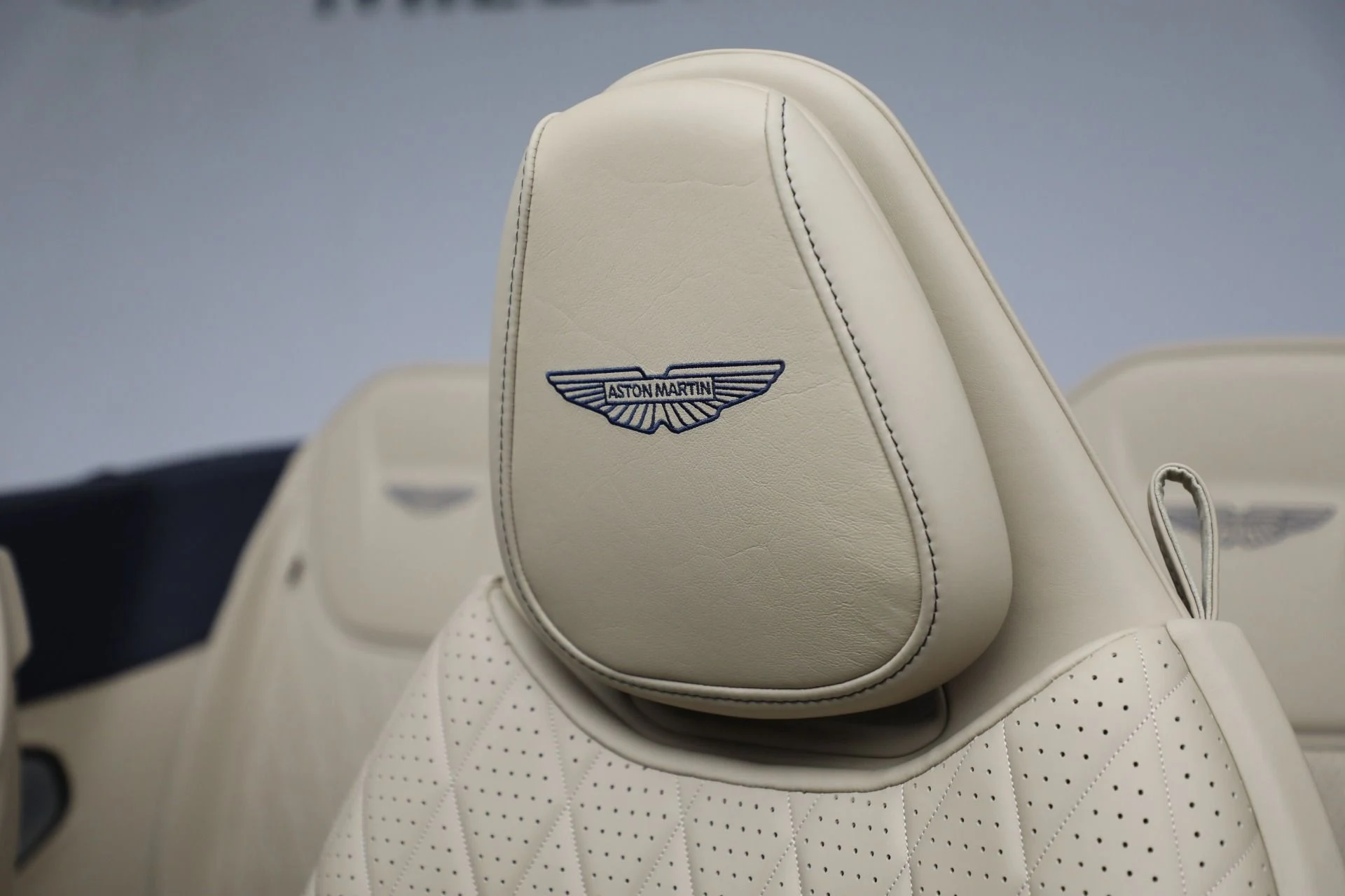 mph026_3995893191_New_2025_Aston_Martin_DB_12_Volante_7a573928f0