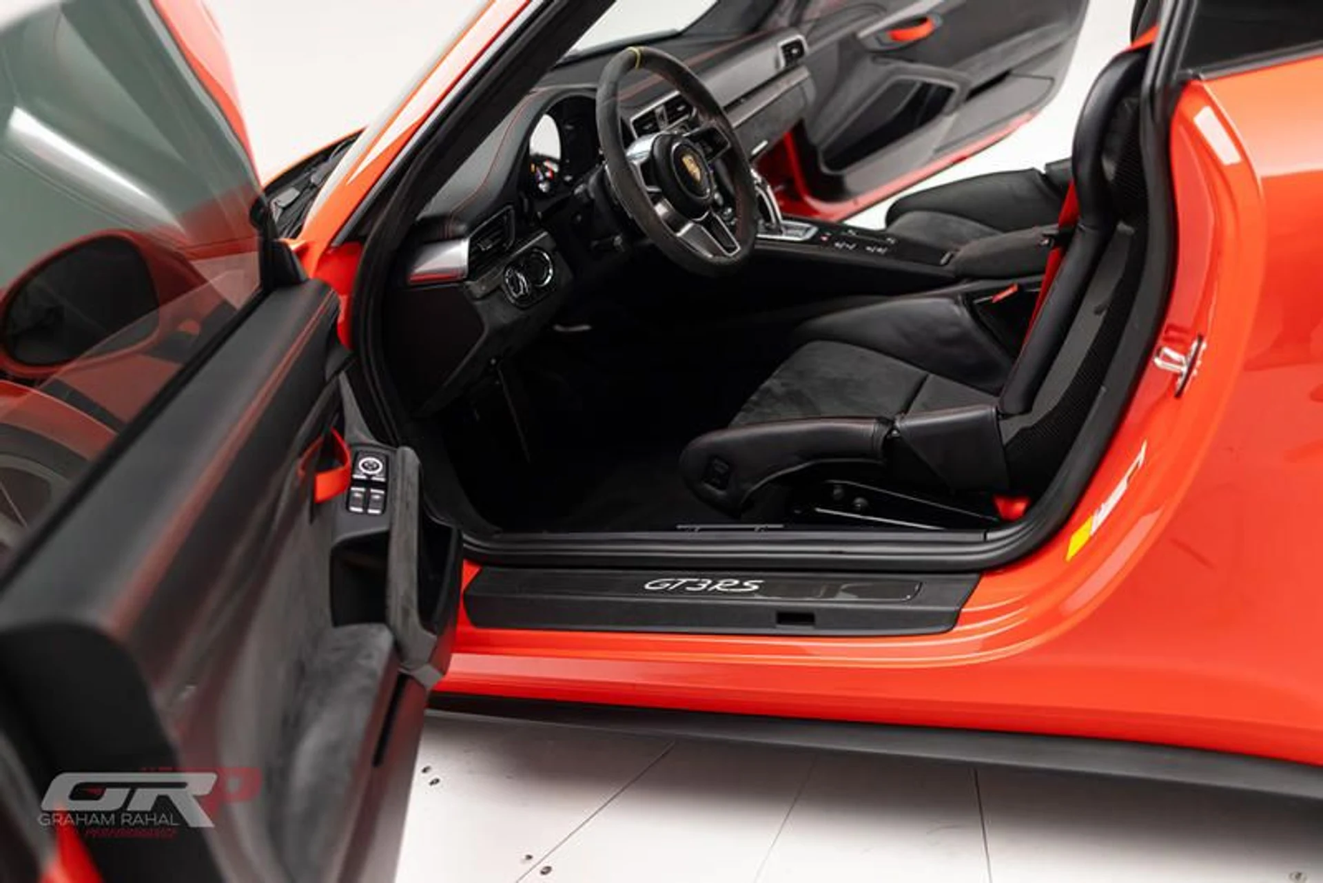 mph026_4022485397_63_FAC_4_E5_974_D_4314_A3_CC_5_C095_C06_F0_ED_559063d0bd