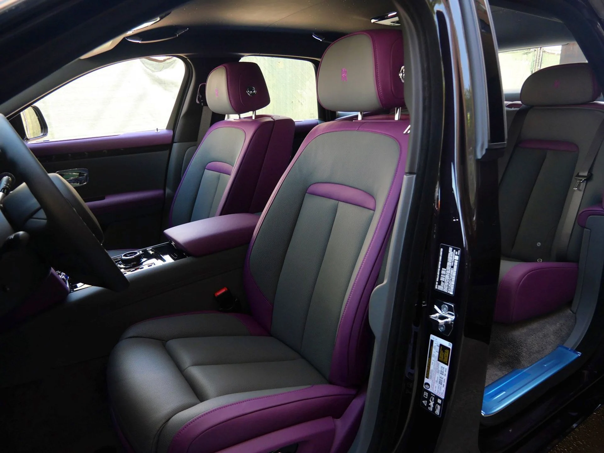 mph026_4027536768_406b63d25f8a400ad0890b4729db409ax_35e57ed418