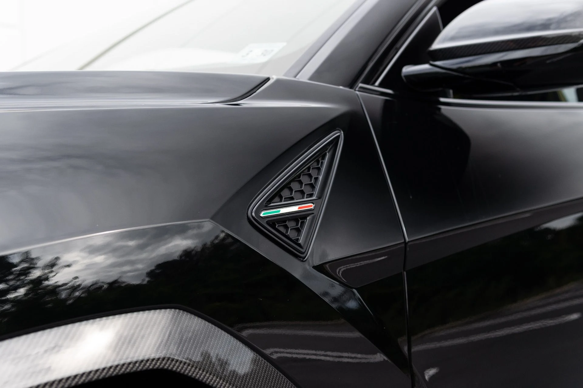 mph026_4028424098_Used_2024_Lamborghini_Urus_Performante_1774062617_a15cde8d3e