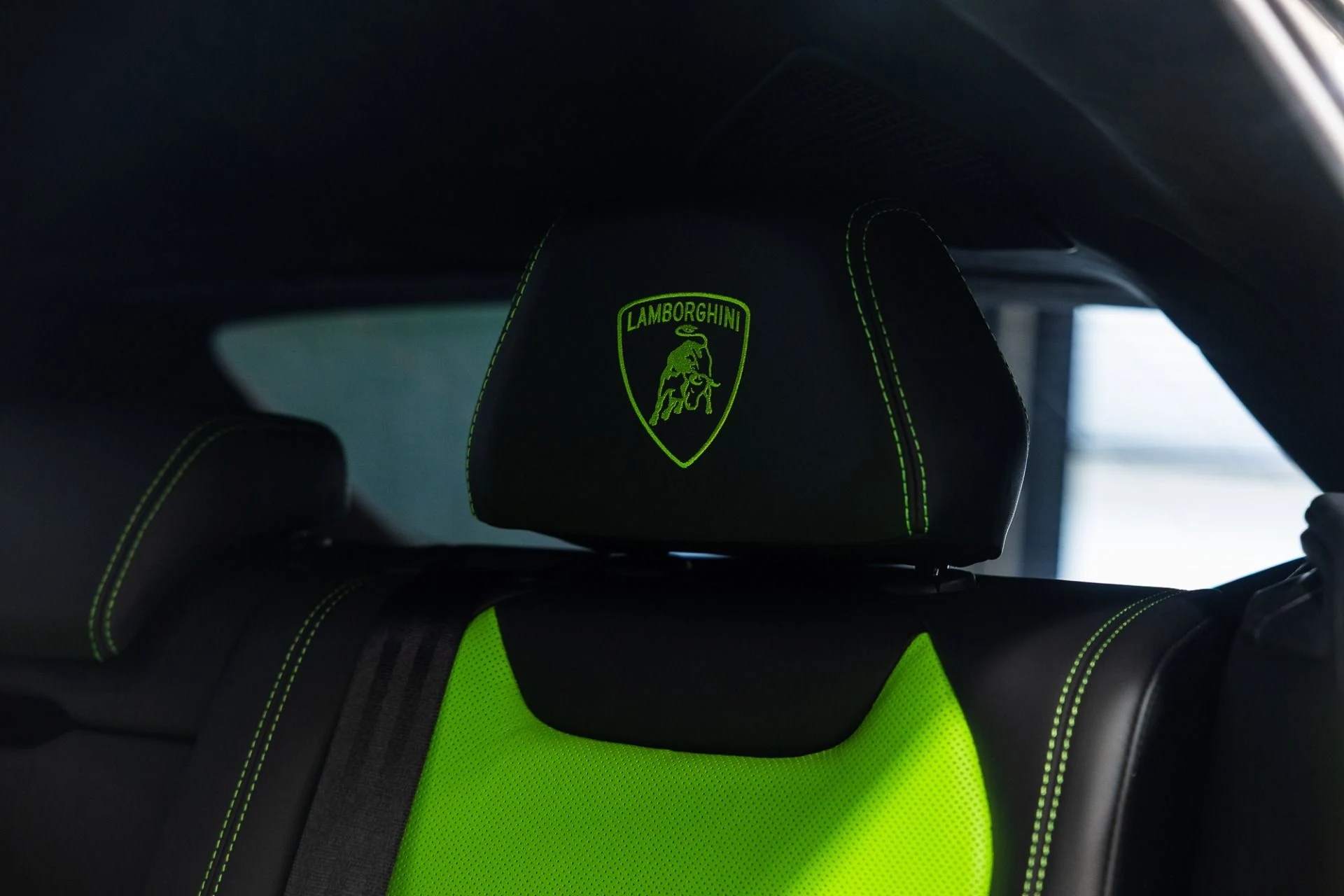 mph026_4039703358_Used_2021_Lamborghini_Urus_Verde_Mantis_Pearl_Full_Stealth_PPF_1764949074_2640cd700d